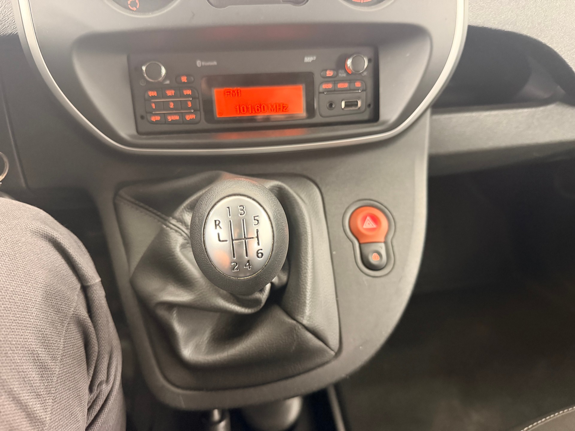 RENAULT Kangoo Medium TCe 115 ENERGY Business-image-11