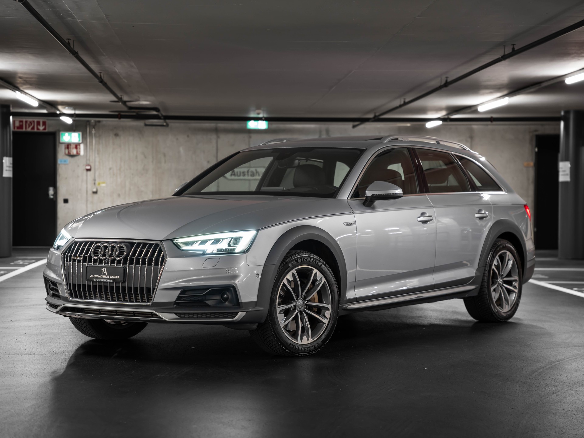 AUDI A4 allroad 3.0 TDI quattro tiptronic-image-0