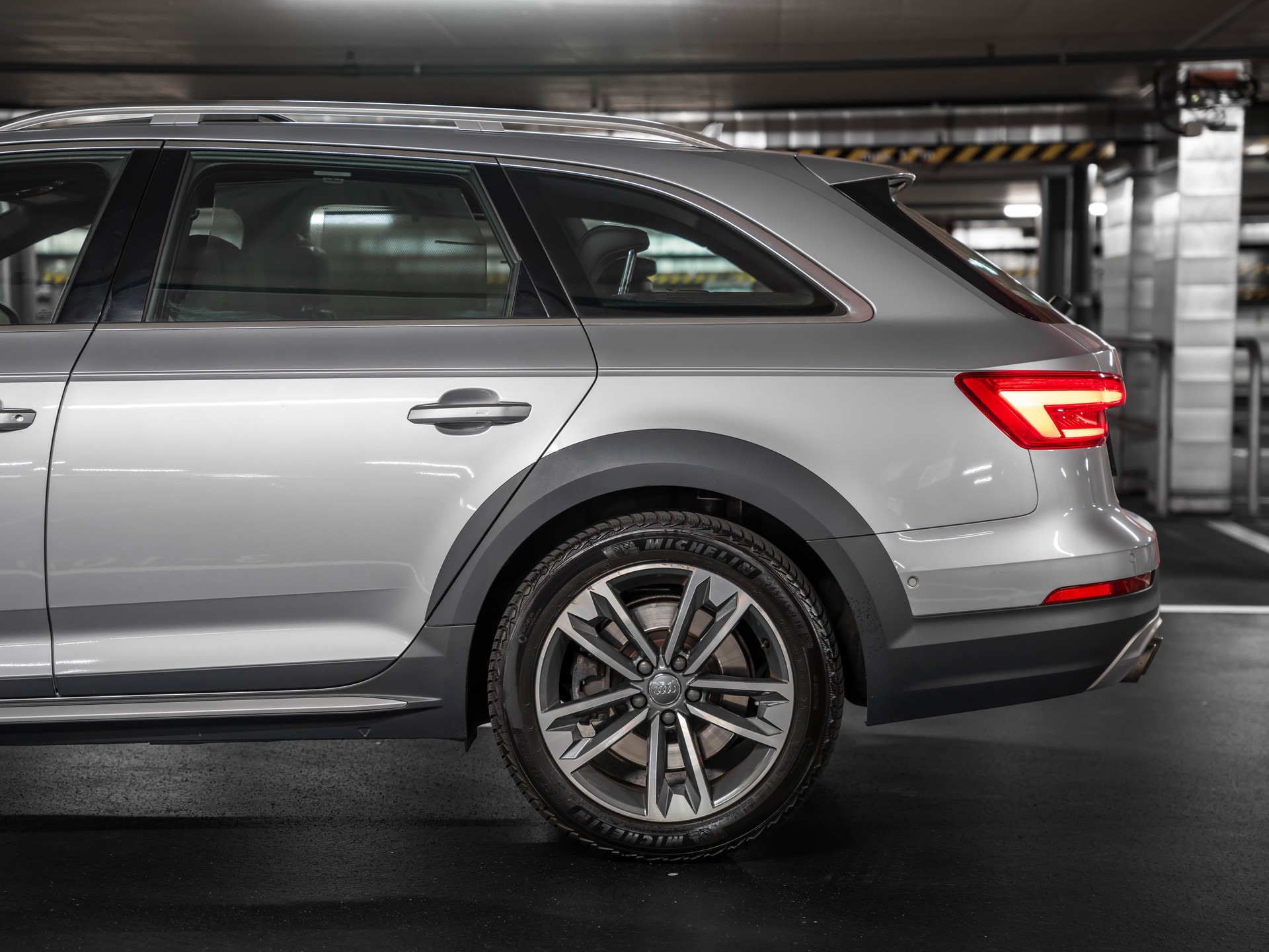 AUDI A4 allroad 3.0 TDI quattro tiptronic-image-3