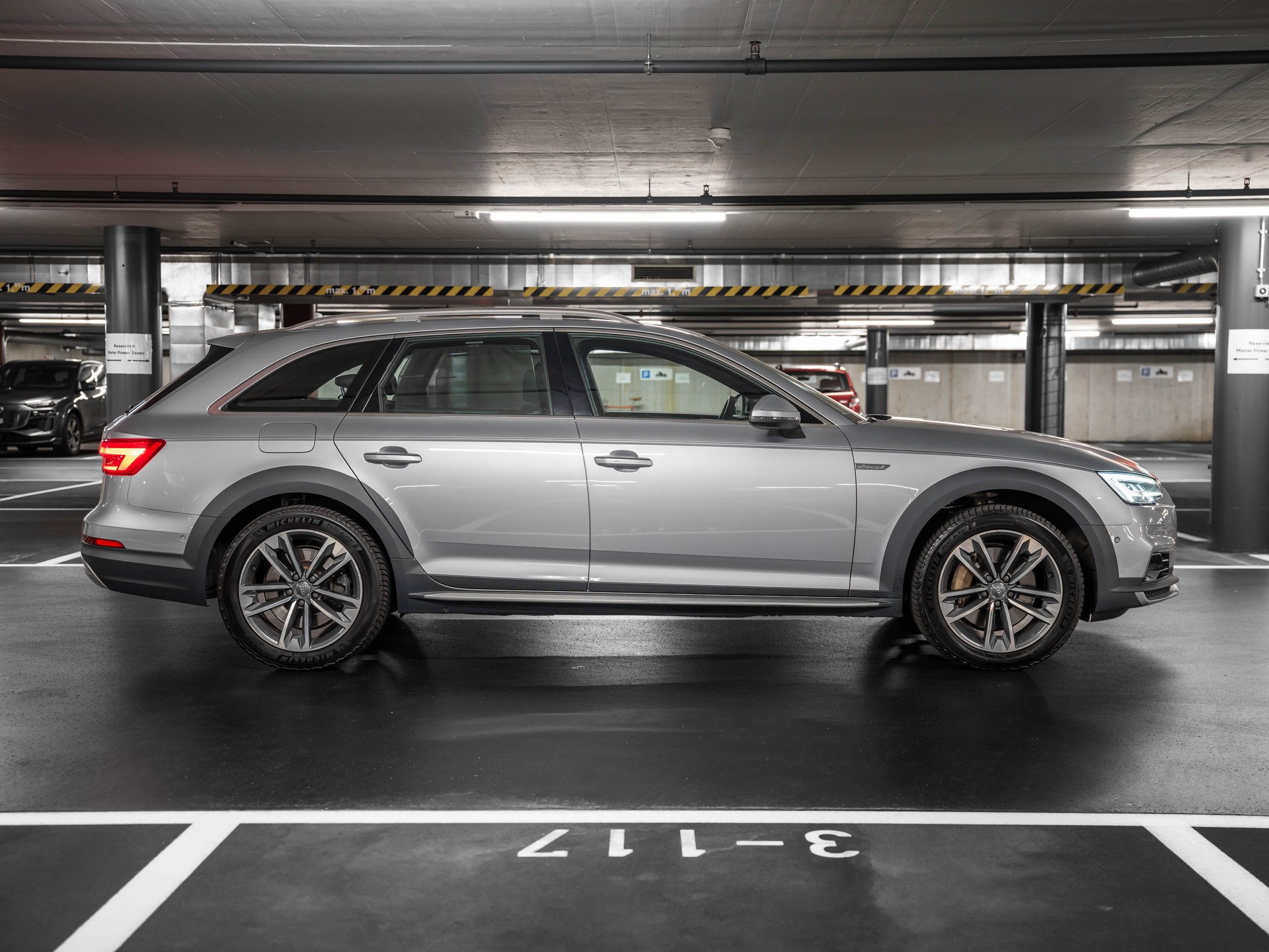 AUDI A4 allroad 3.0 TDI quattro tiptronic-image-10
