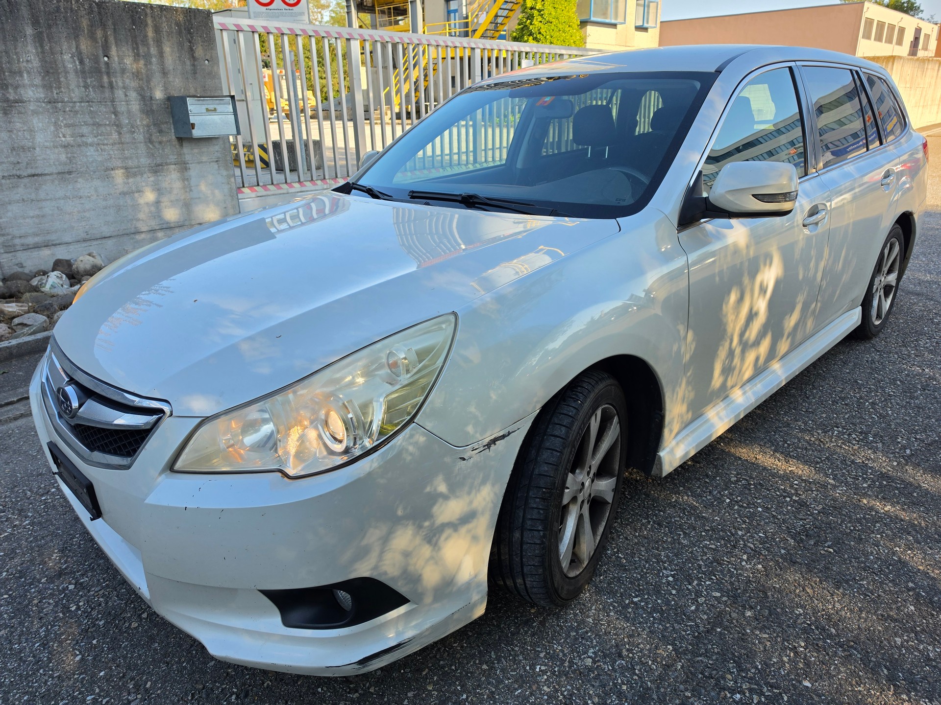 SUBARU Legacy 2.0i Limited AWD Lineartronic-image-2