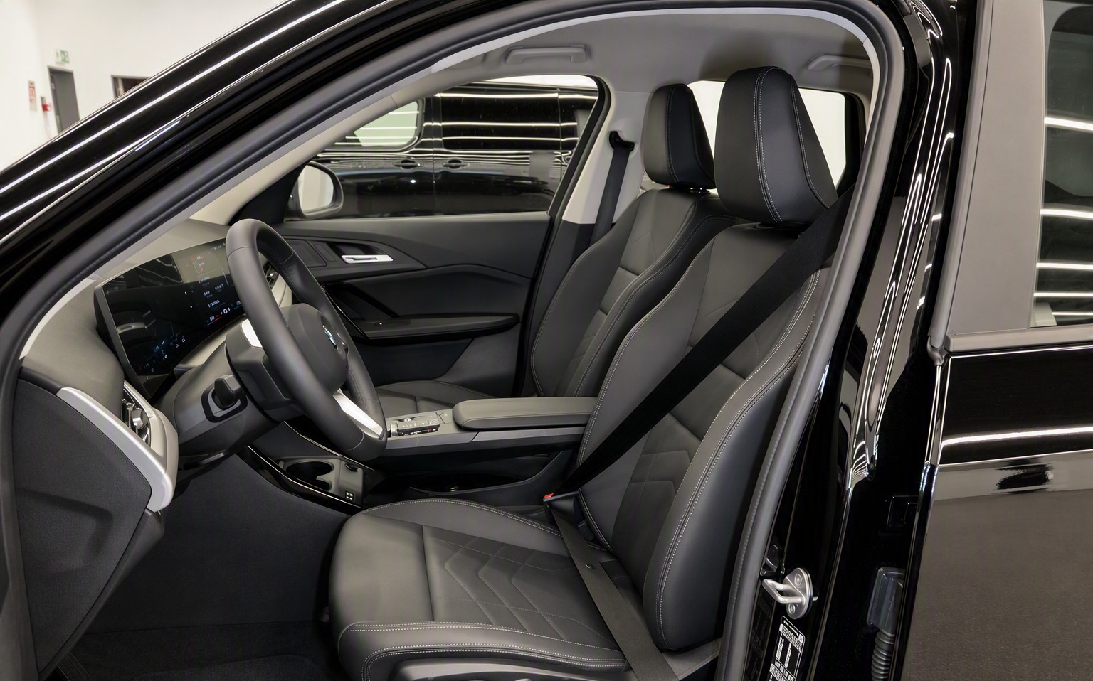 BMW iX1 Sport eDrive 20-image-4