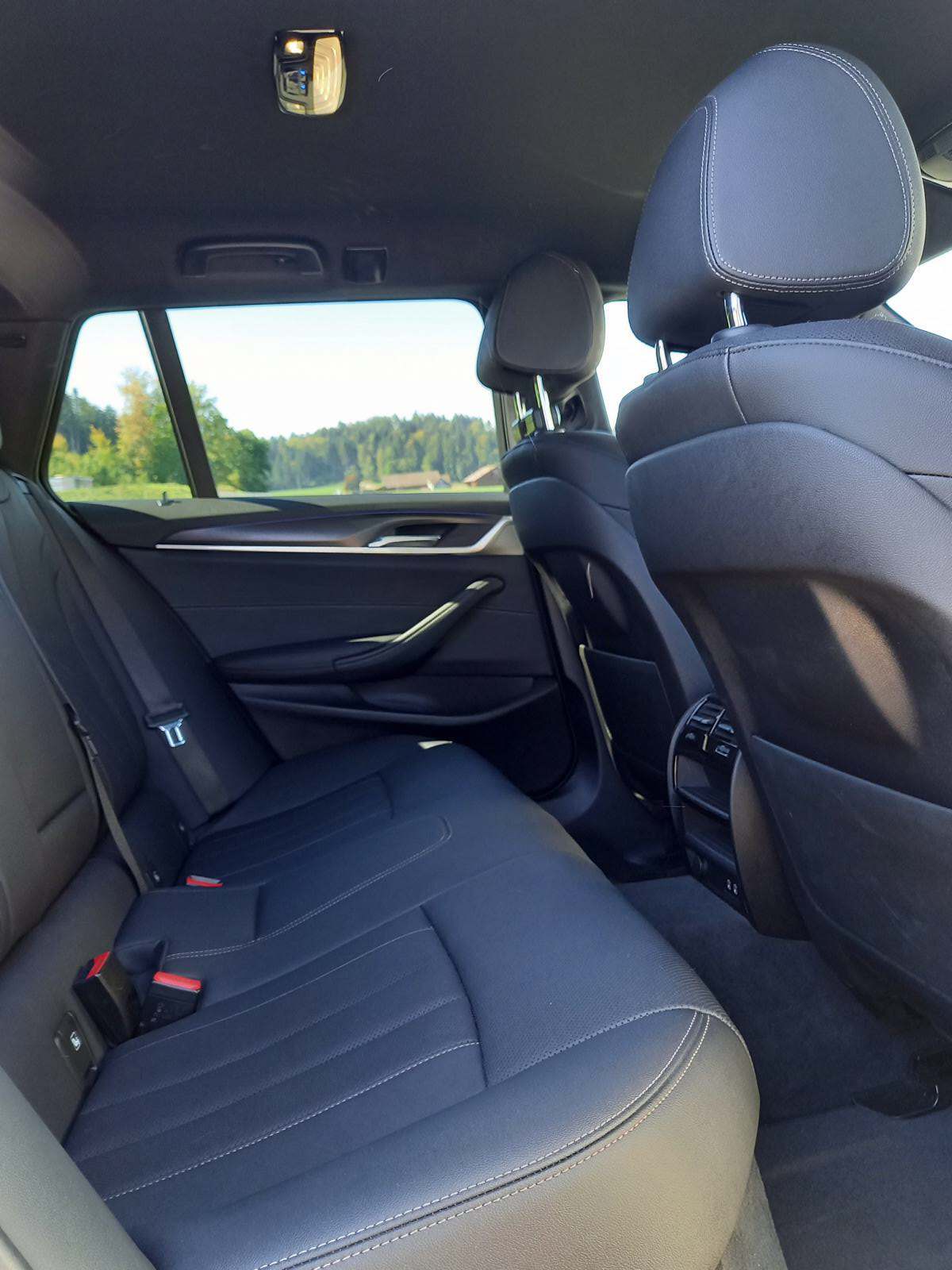 BMW 520d xDrive 48V Touring M Sport Pro Steptronic-image-11