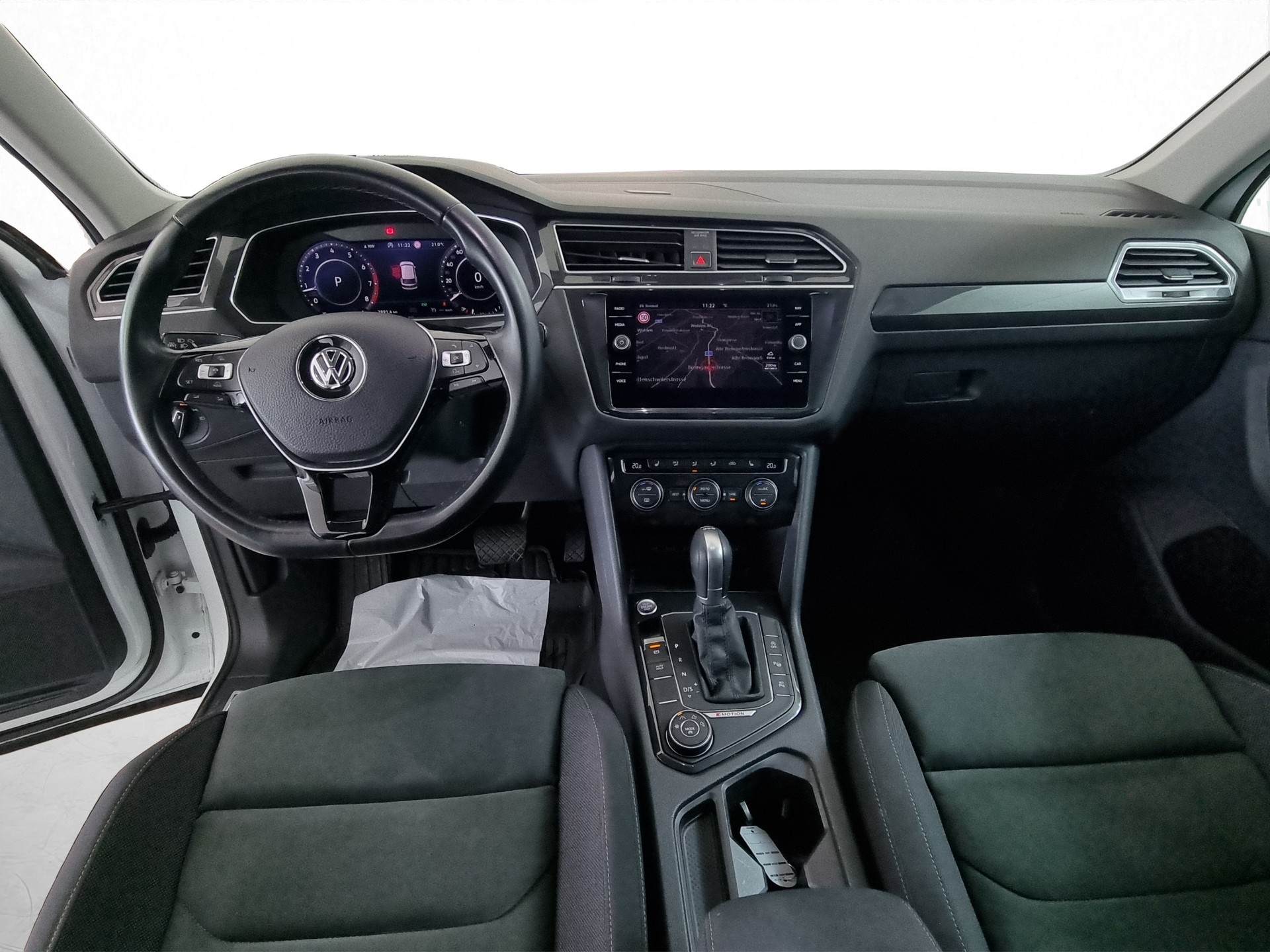 VW Tiguan 1.4 TSI Comfortline DSG-image-7