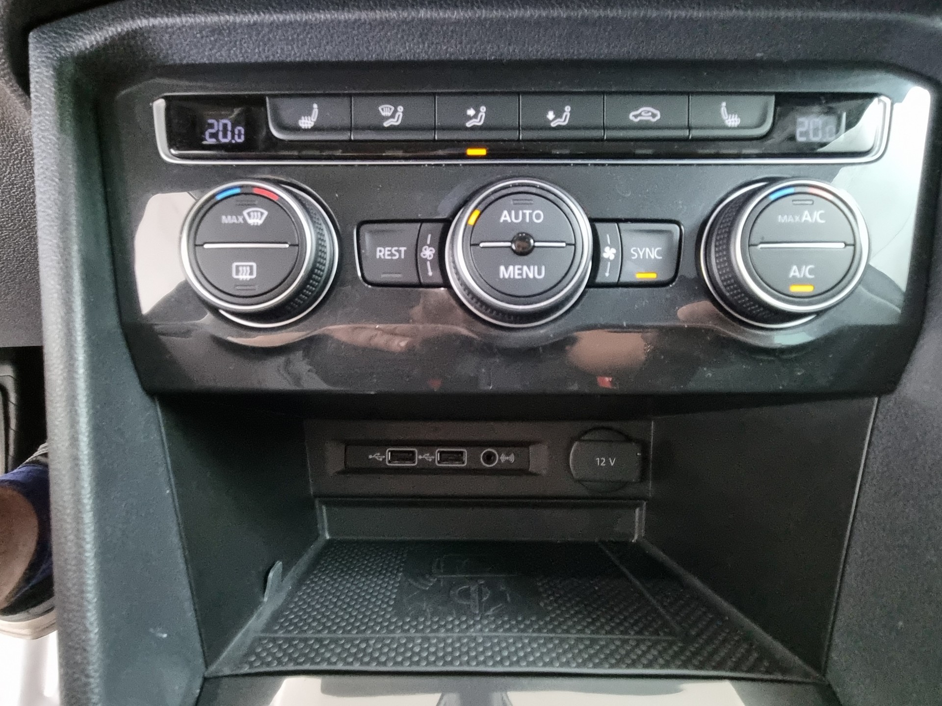 VW Tiguan 1.4 TSI Comfortline DSG-image-14