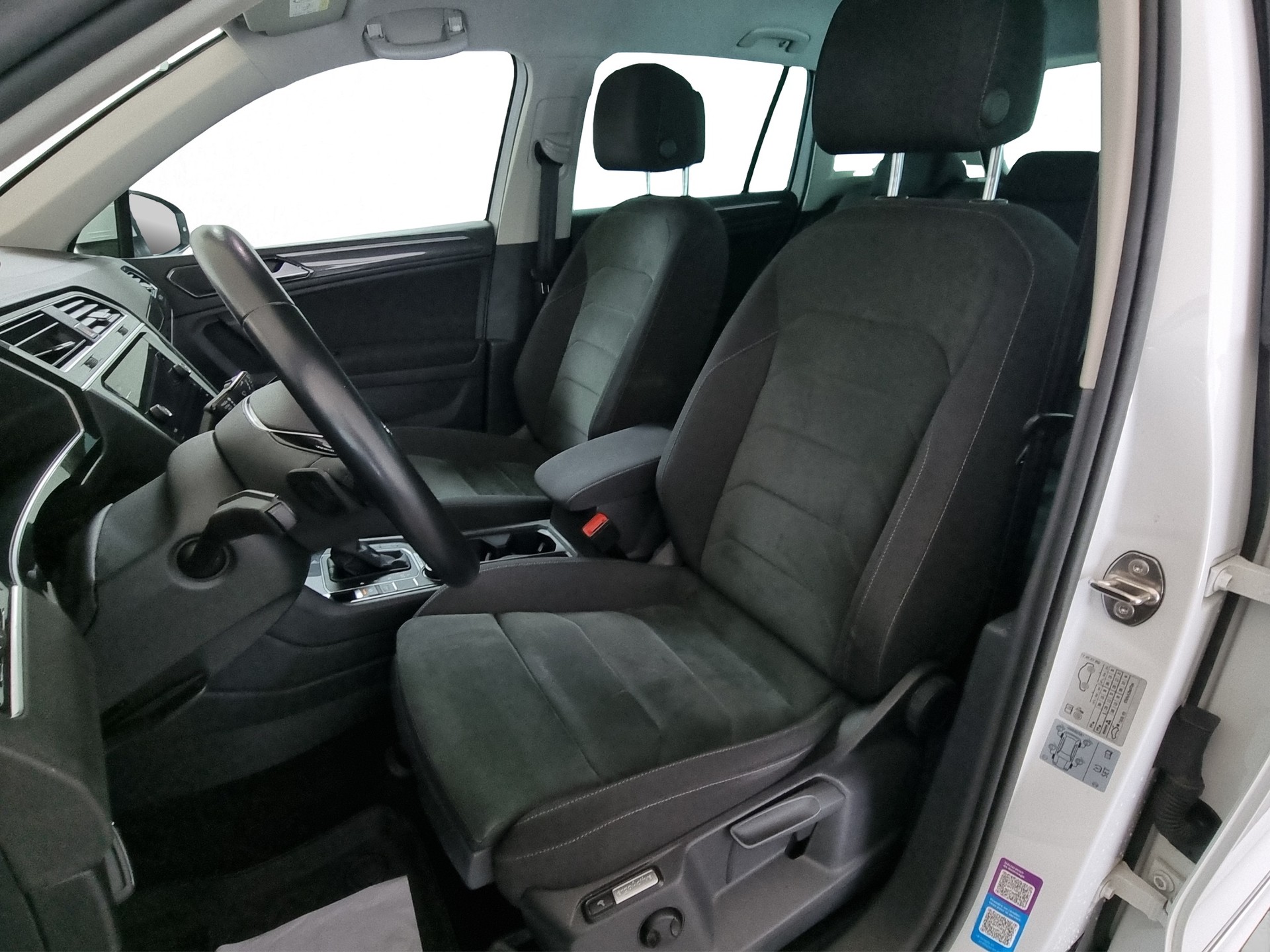 VW Tiguan 1.4 TSI Comfortline DSG-image-5