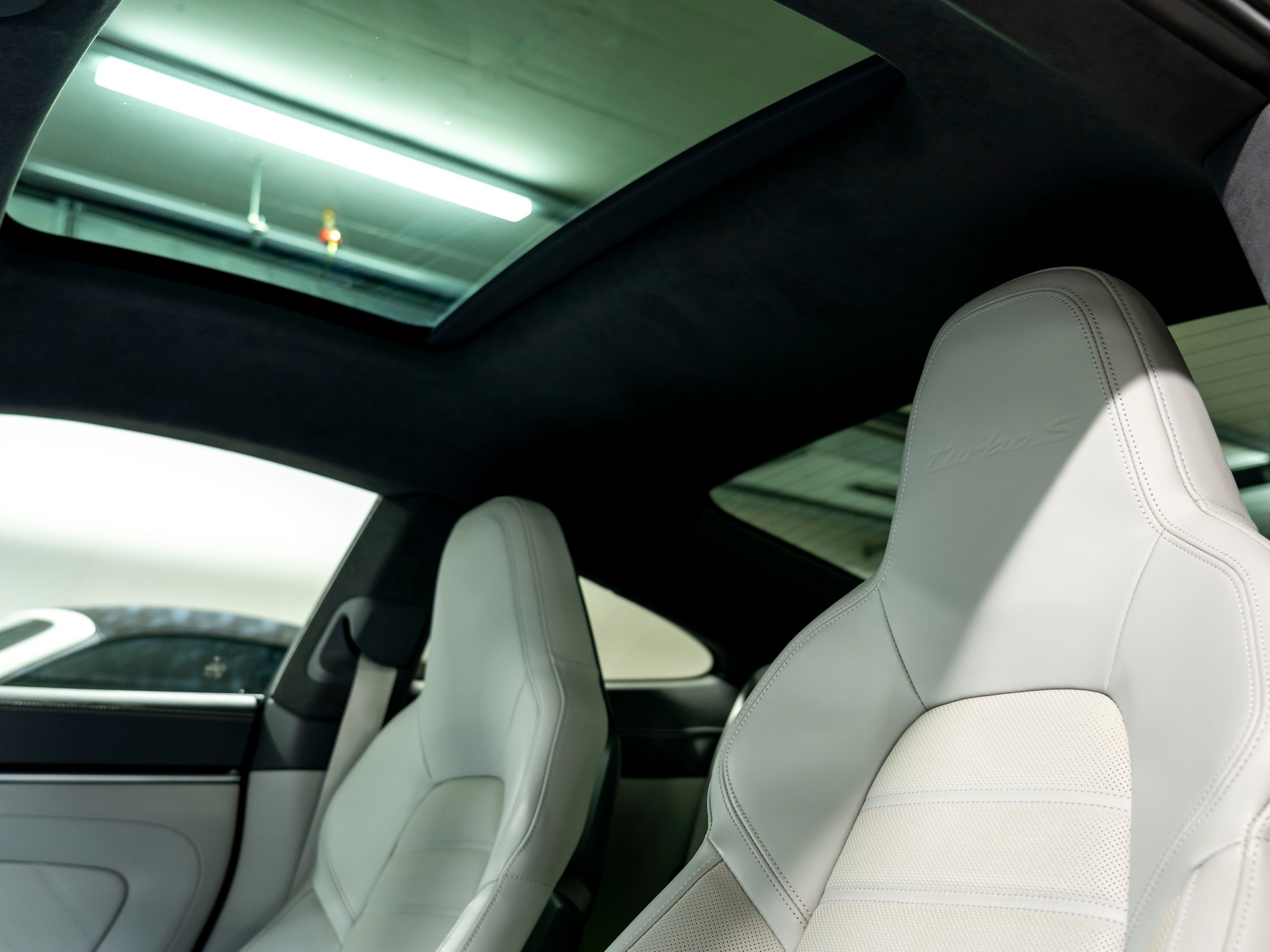 PORSCHE 911 Turbo S PDK-image-18