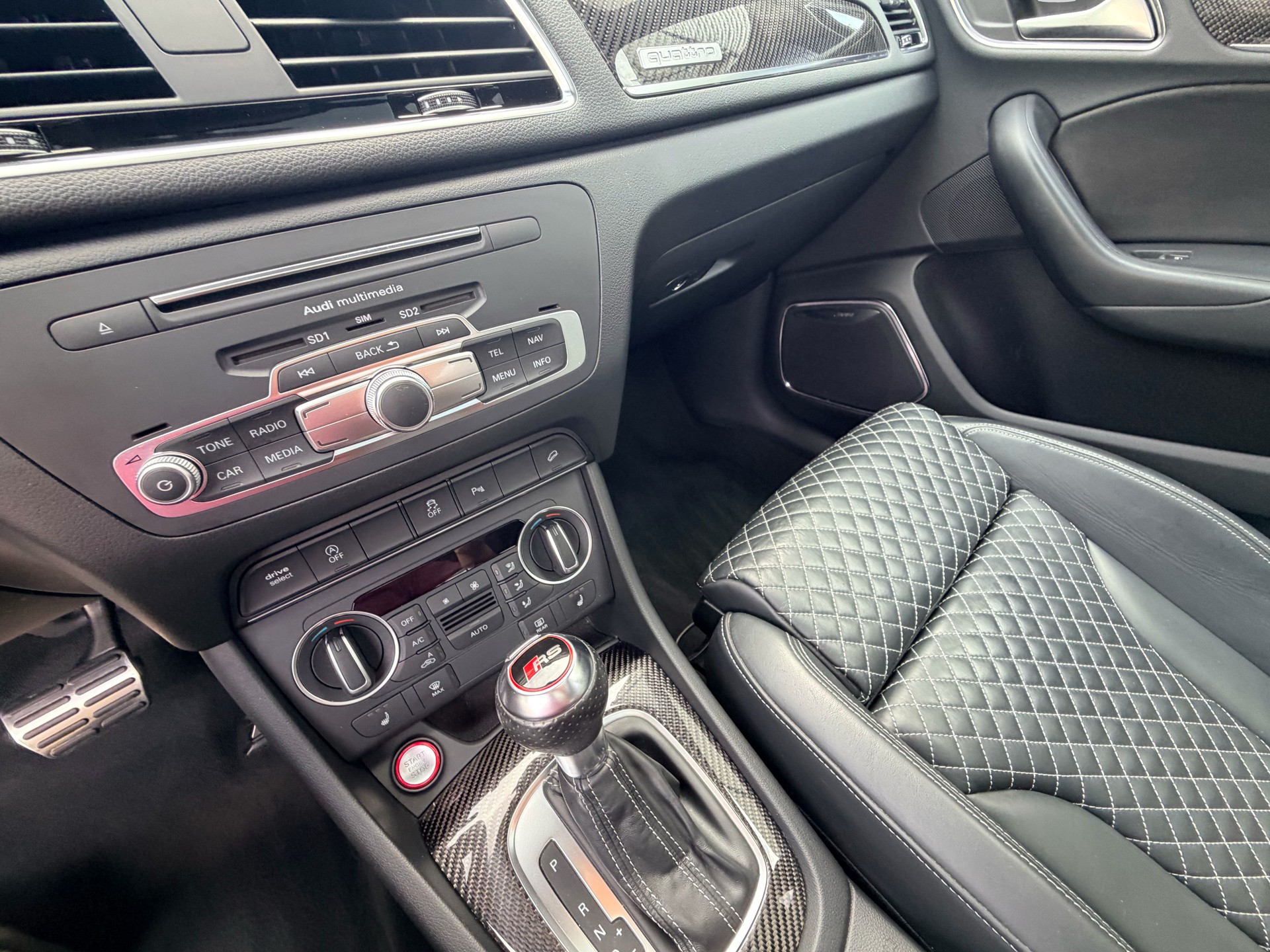 AUDI RS Q3 2.5 TFSI performance quattro S-tronic-image-14