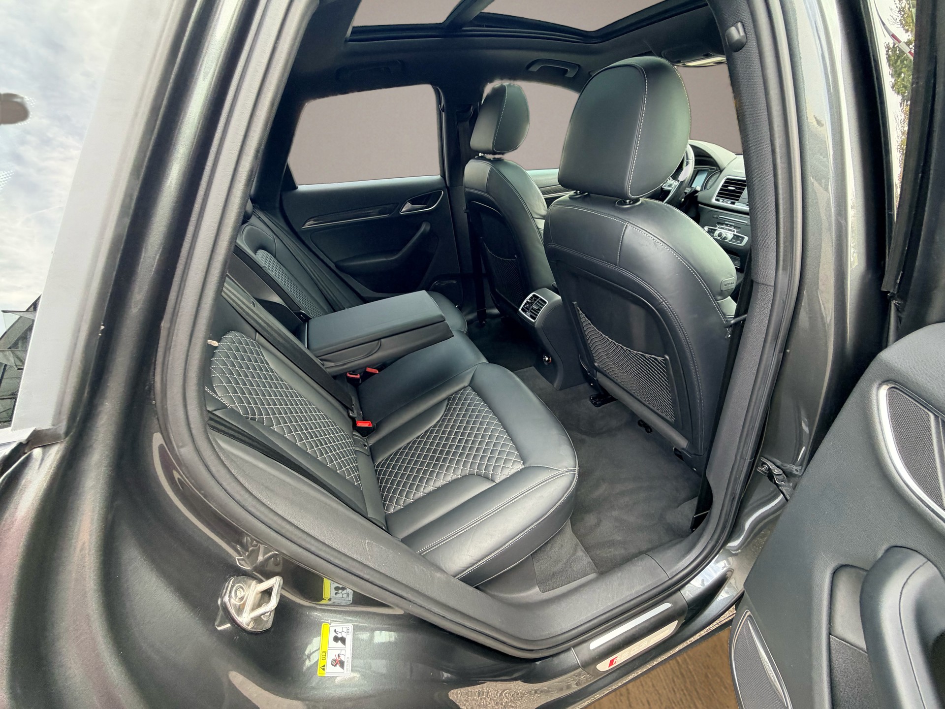 AUDI RS Q3 2.5 TFSI performance quattro S-tronic-image-12