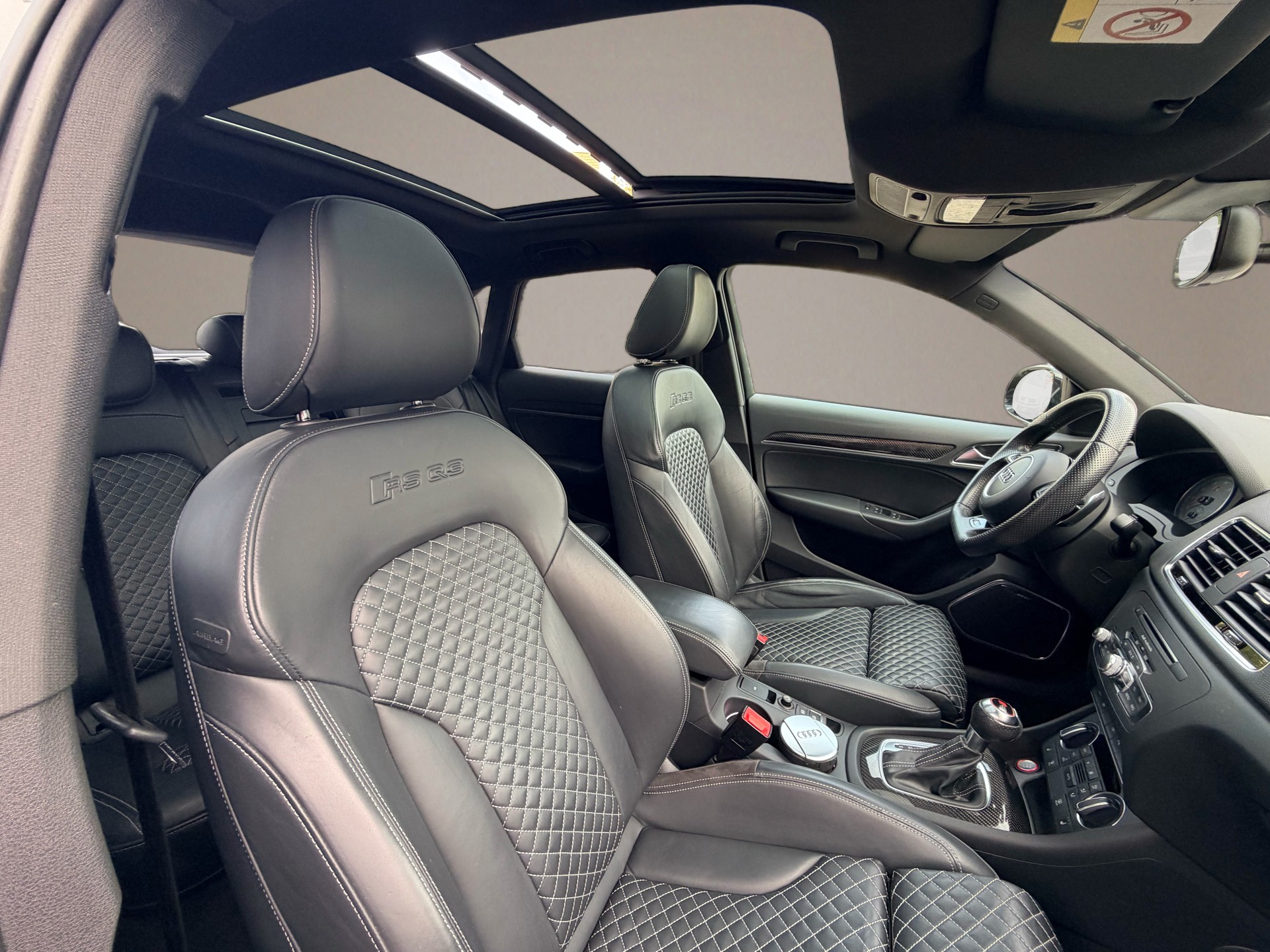 AUDI RS Q3 2.5 TFSI performance quattro S-tronic-image-10