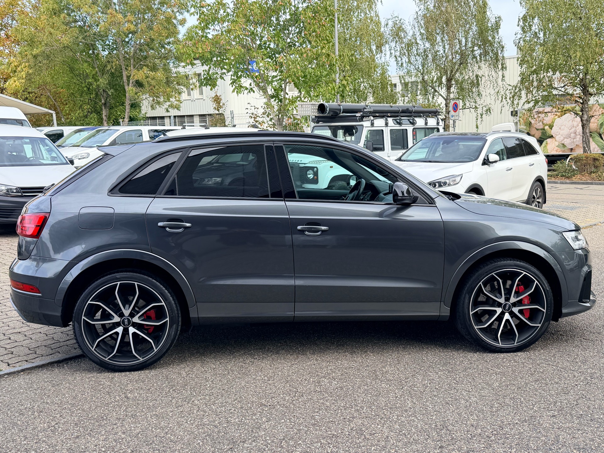 AUDI RS Q3 2.5 TFSI performance quattro S-tronic-showroom-element-1