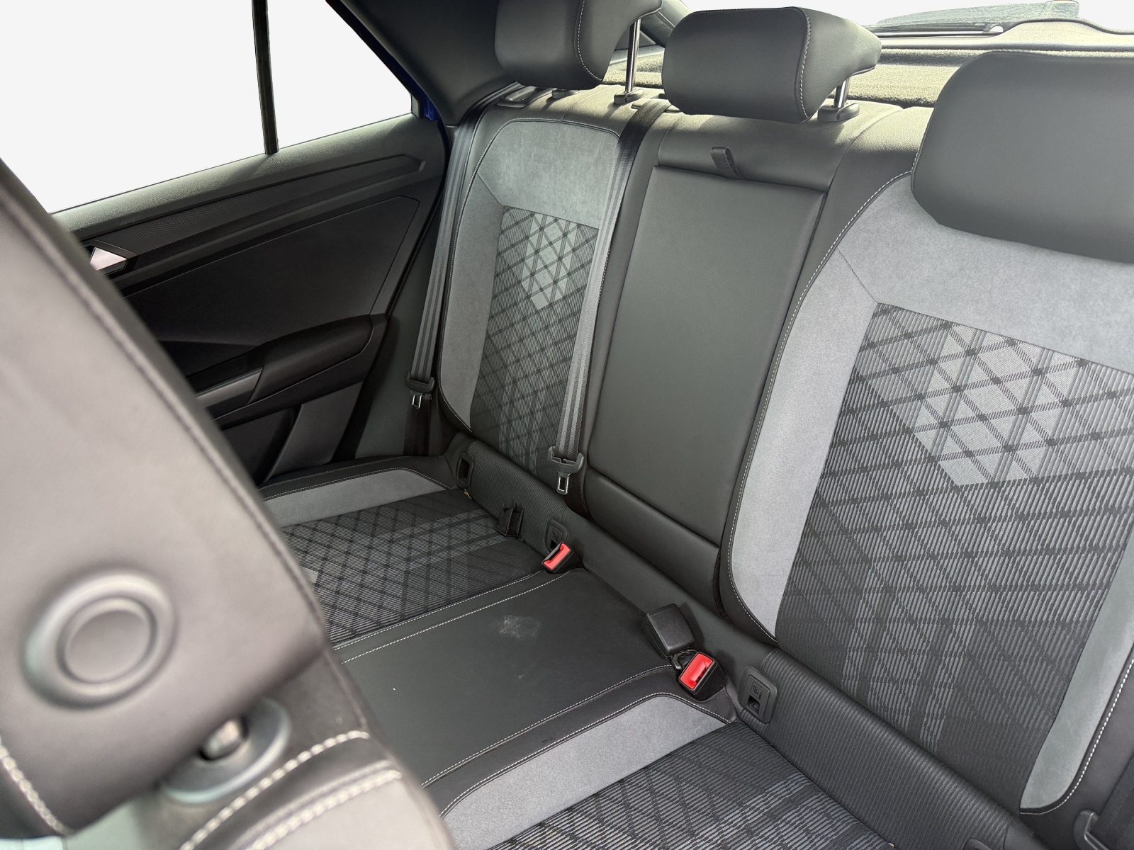 VW T-Roc 2.0 TSI R-Line DSG 4Motion-image-11