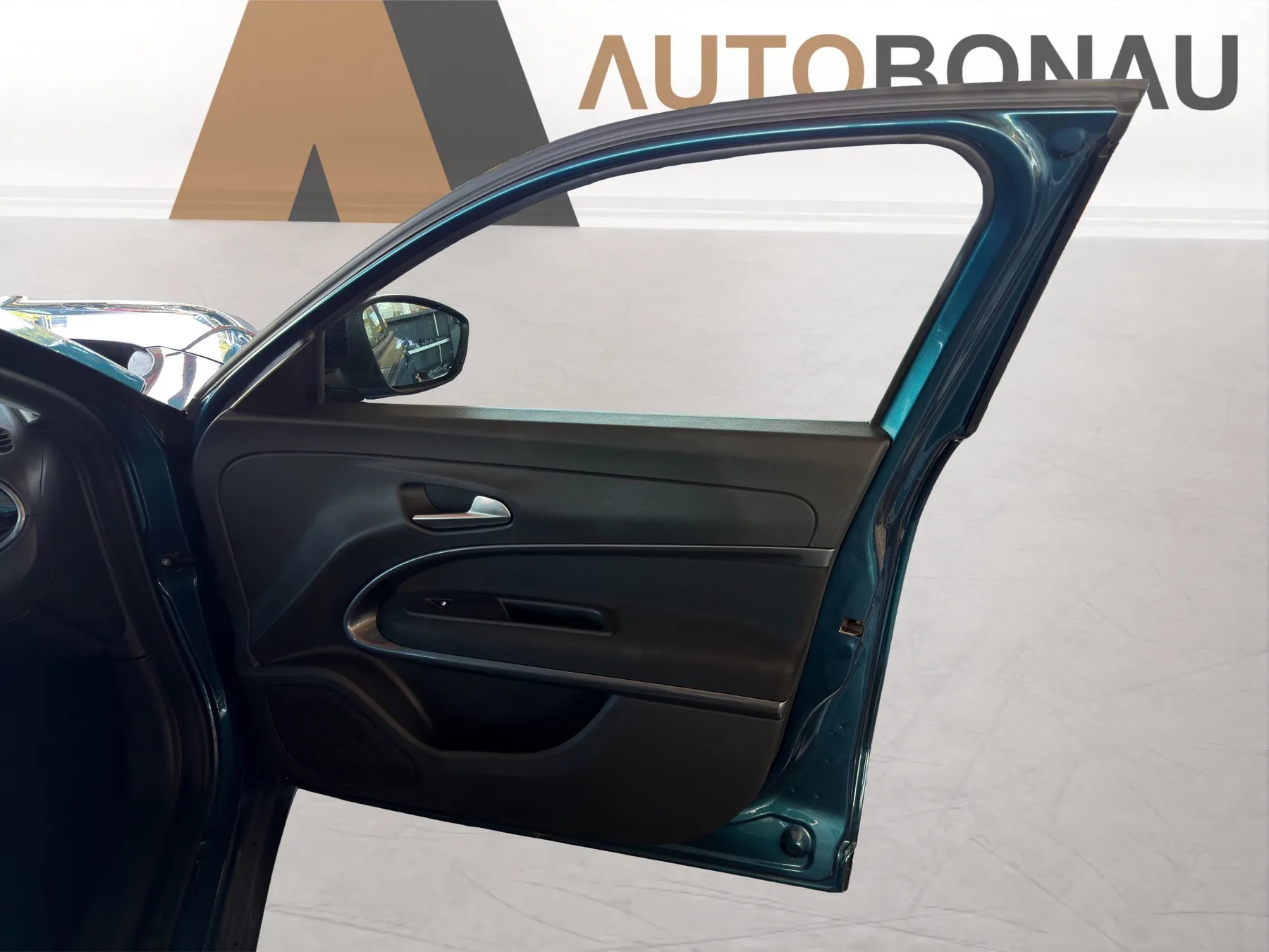 FIAT 600 1.2 Hybrid 145 Cult-image-14