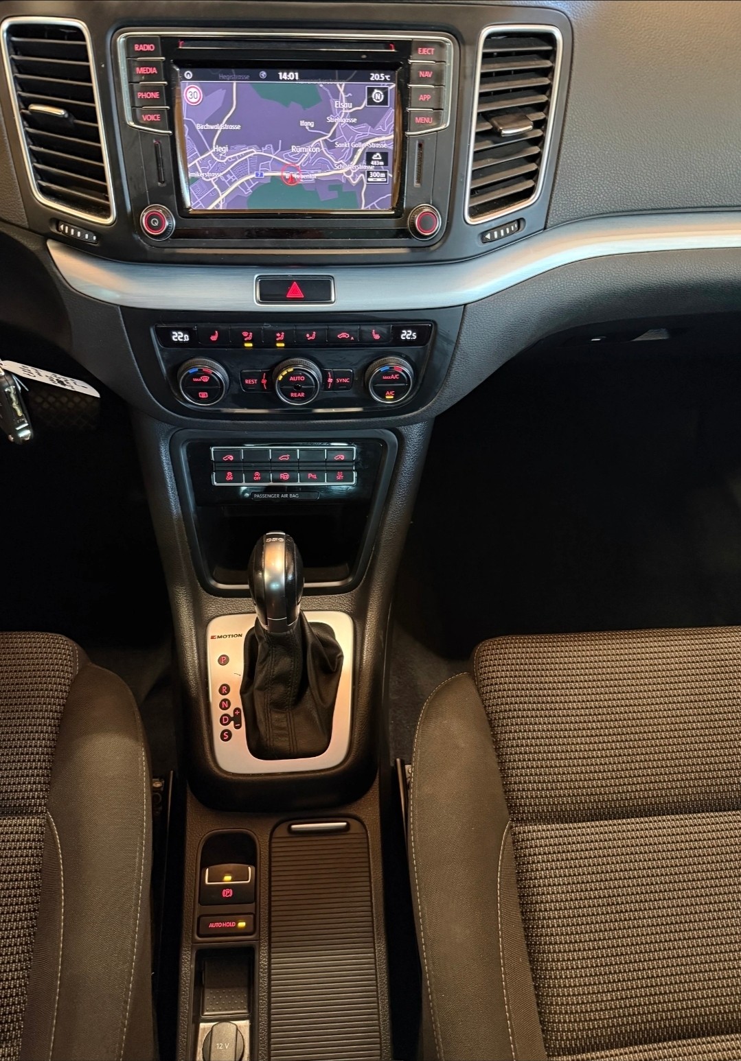 VW Sharan 2.0 TDI BMT Comfortline 4Motion DSG-image-12