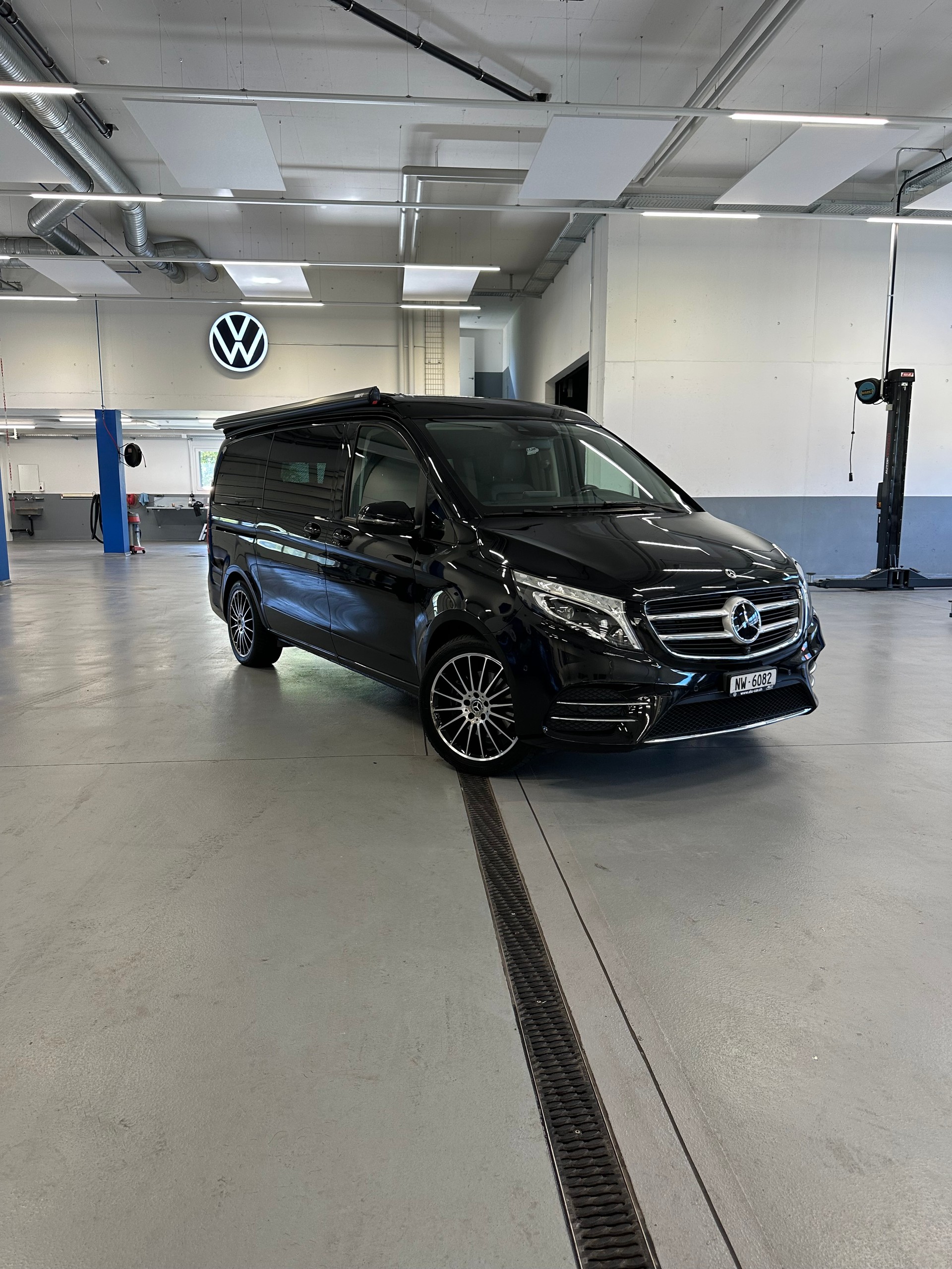 MERCEDES-BENZ 250 d 4matic-image-0