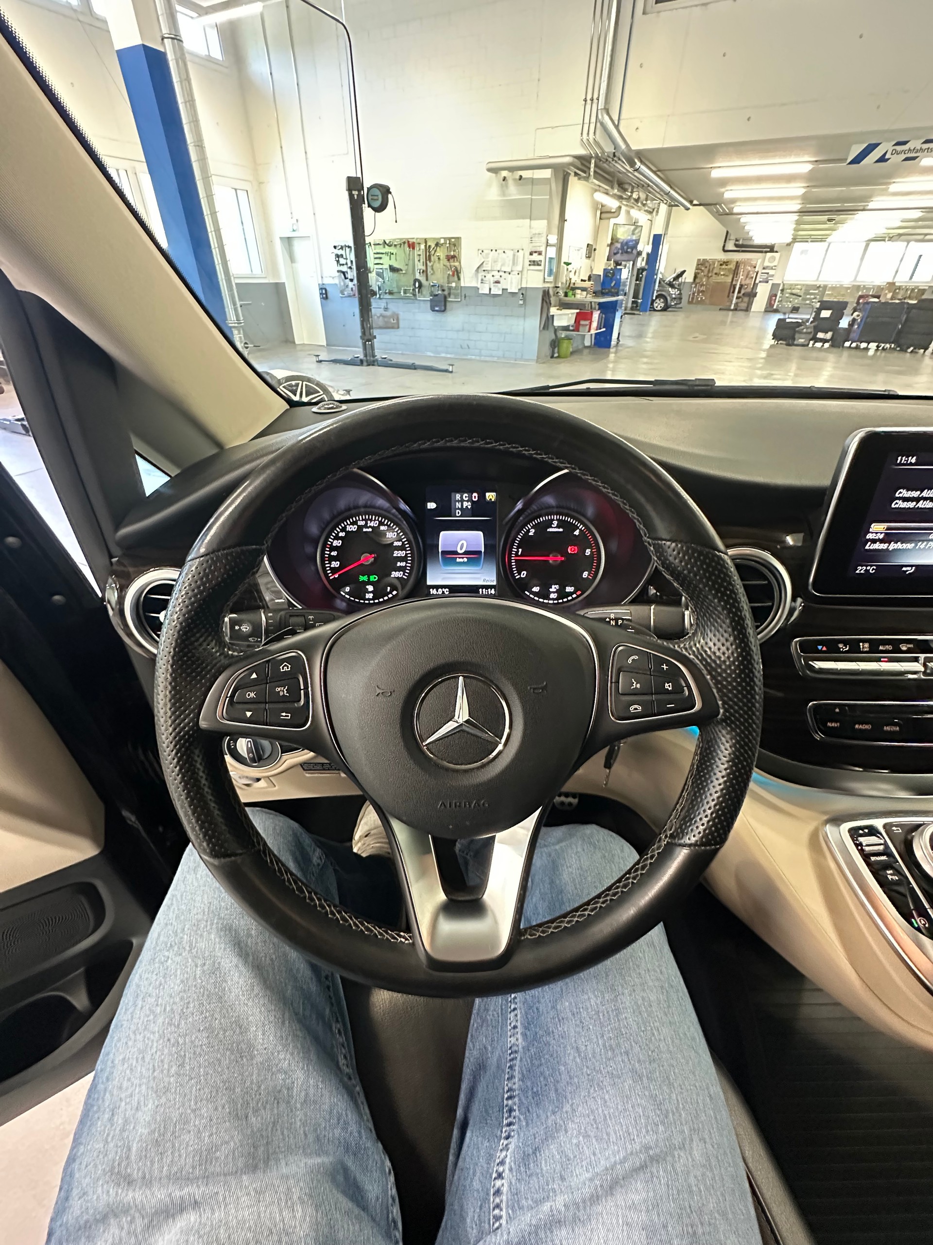 MERCEDES-BENZ 250 d 4matic-image-1