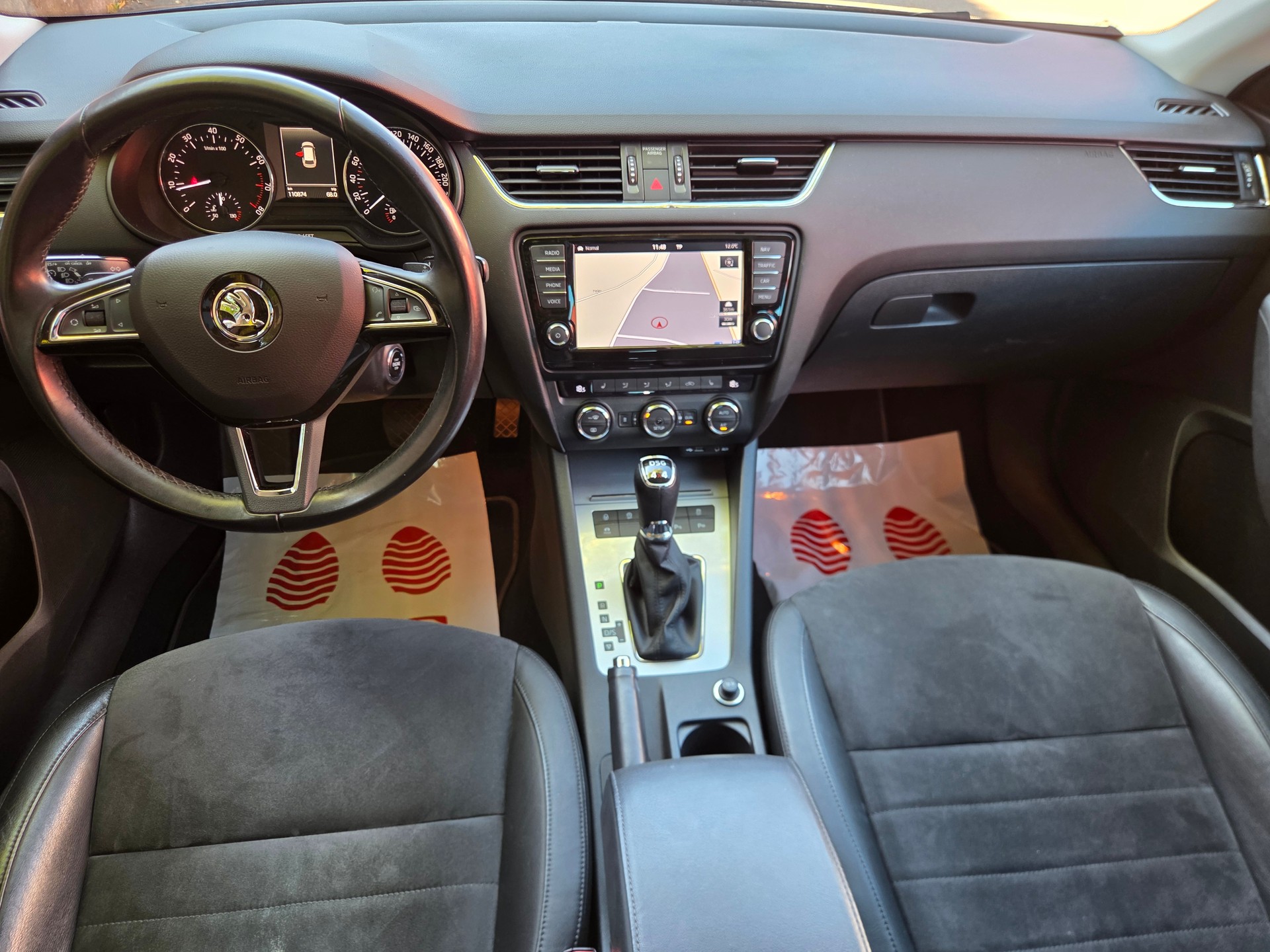 SKODA Octavia Combi 1.8 TSI Elegance 4x4 DSG-image-8