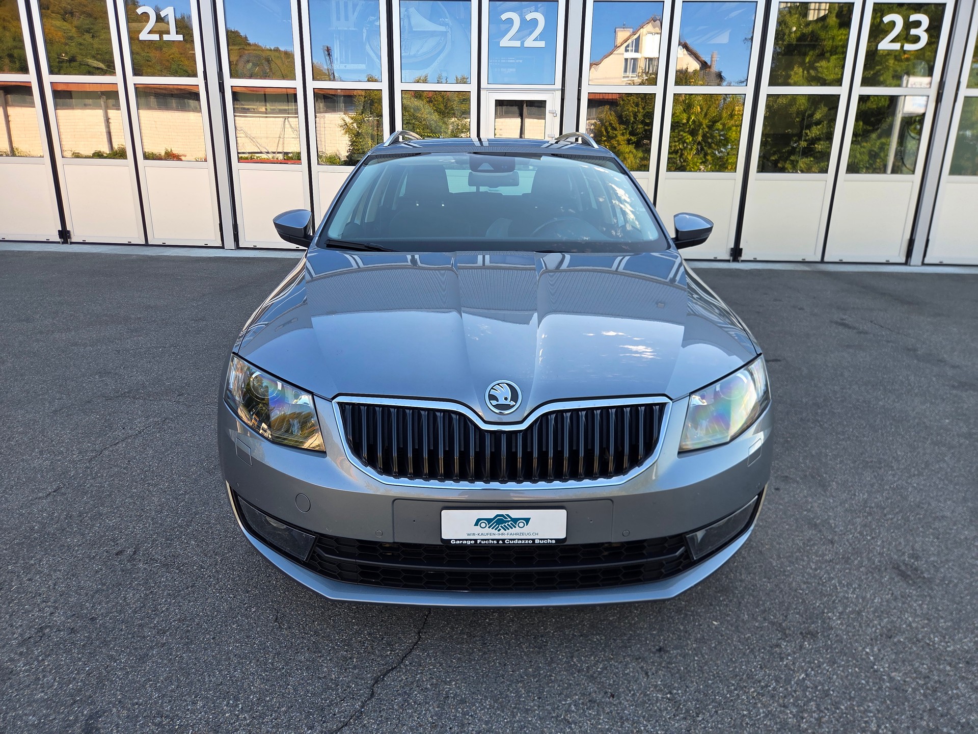 SKODA Octavia Combi 1.8 TSI Elegance 4x4 DSG-image-1