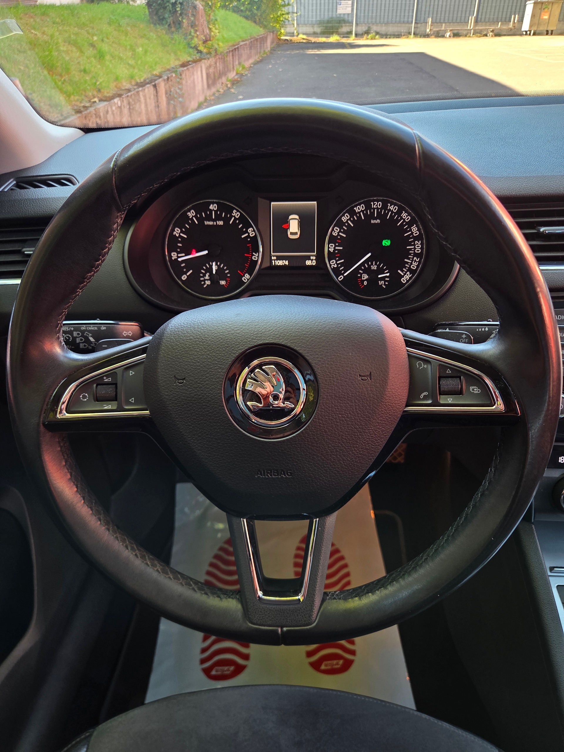 SKODA Octavia Combi 1.8 TSI Elegance 4x4 DSG-image-11