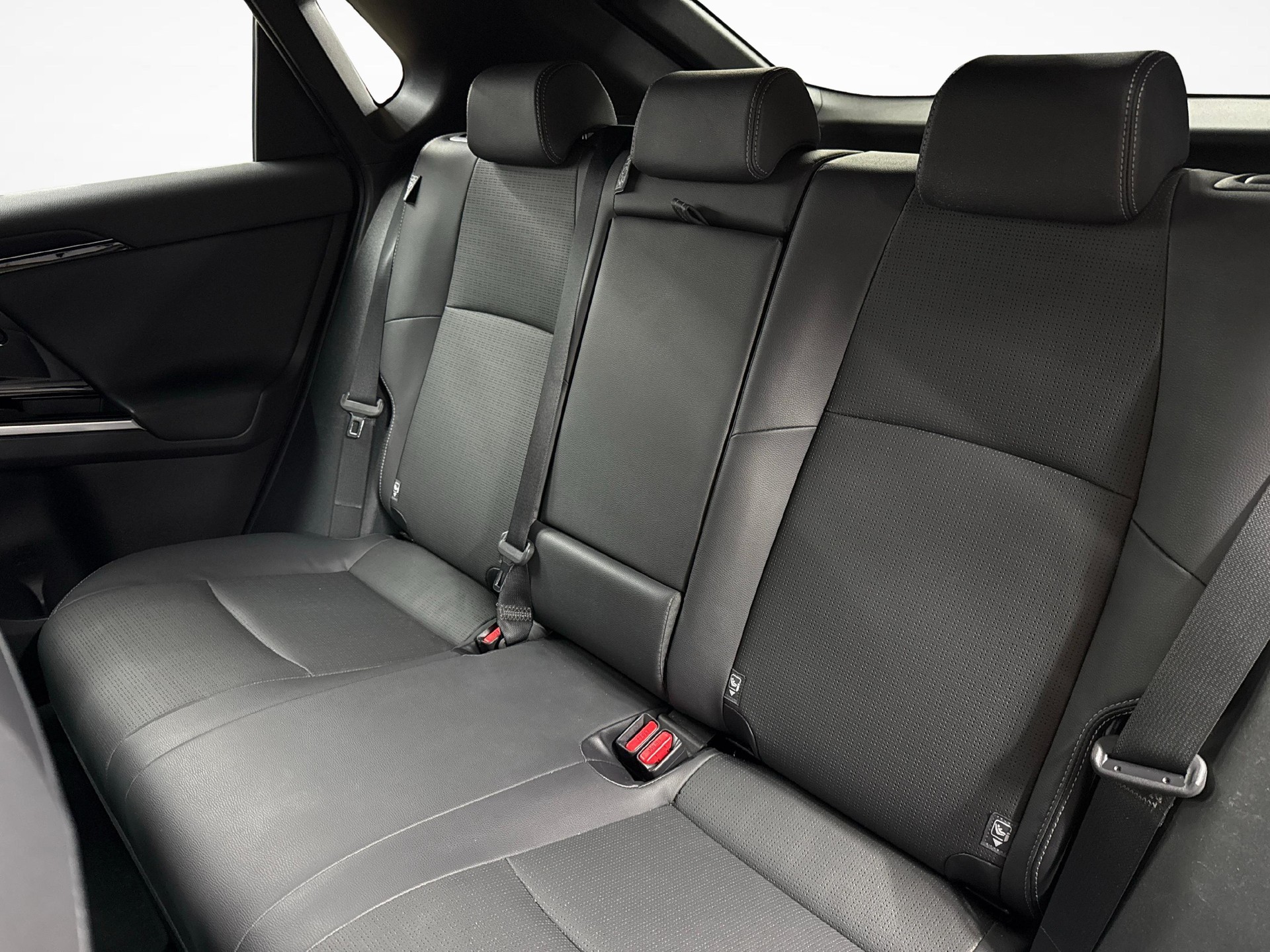 TOYOTA bZ4X Premium AWD-image-10