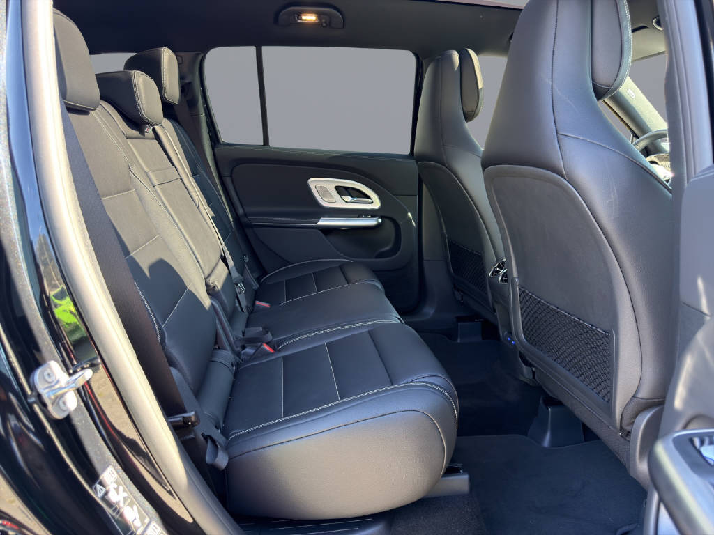 MERCEDES-BENZ GLB 220 4matic-image-14