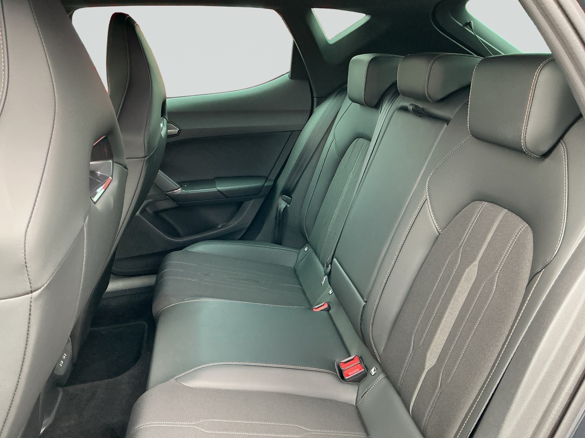 CUPRA LEON VZ 2.0 TSI DSG-image-11