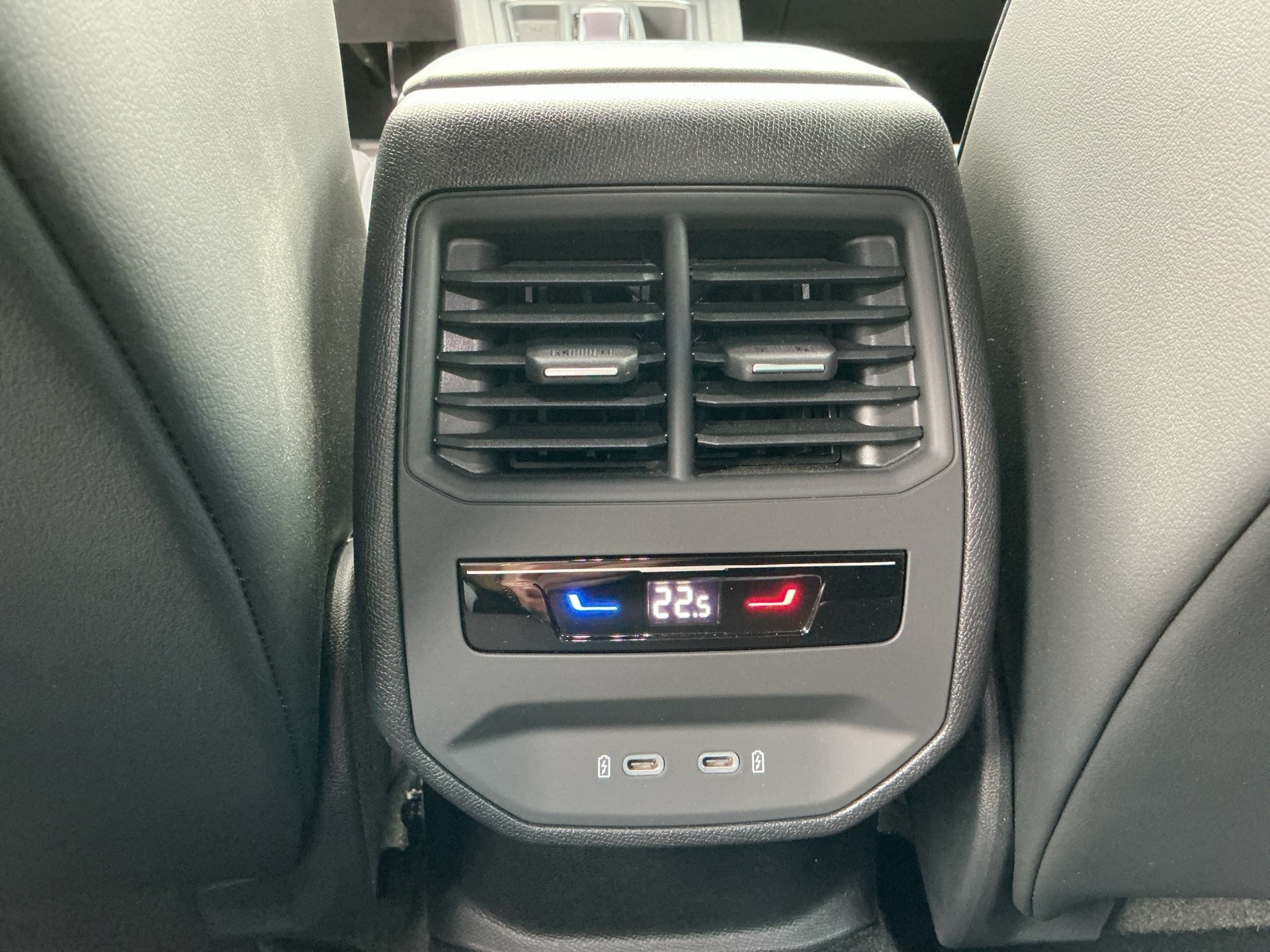 CUPRA LEON VZ 2.0 TSI DSG-image-12