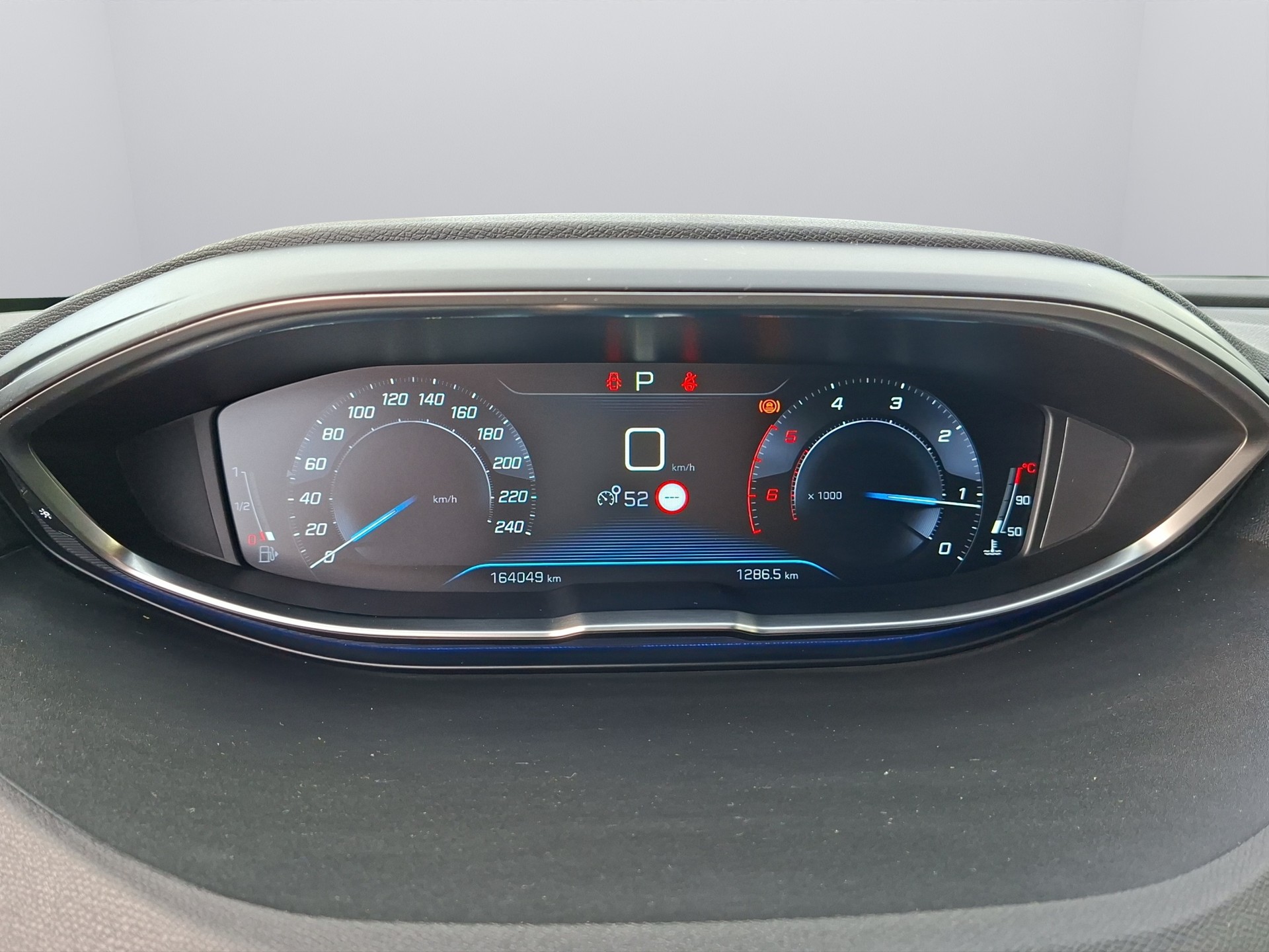 PEUGEOT 5008 2.0 BlueHDi GT EAT-image-12