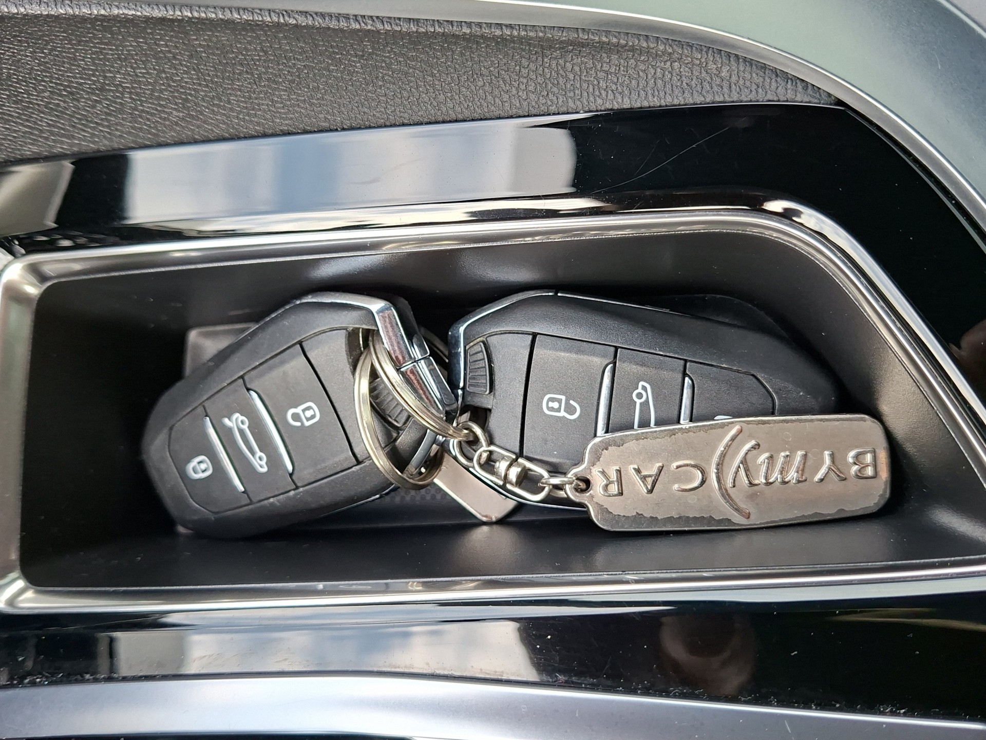 PEUGEOT 5008 2.0 BlueHDi GT EAT-image-23