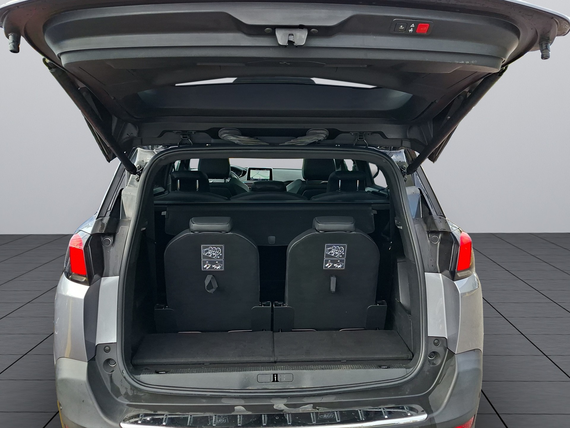 PEUGEOT 5008 2.0 BlueHDi GT EAT-image-18