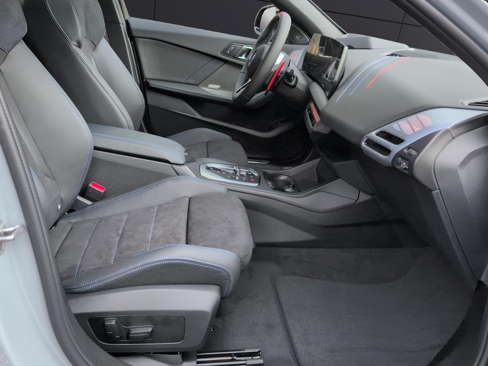 BMW 1er Reihe F70 M135i xDrive-image-14