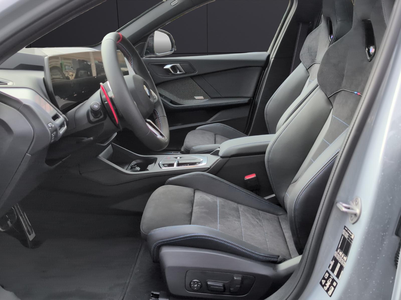 BMW 1er Reihe F70 M135i xDrive-image-11