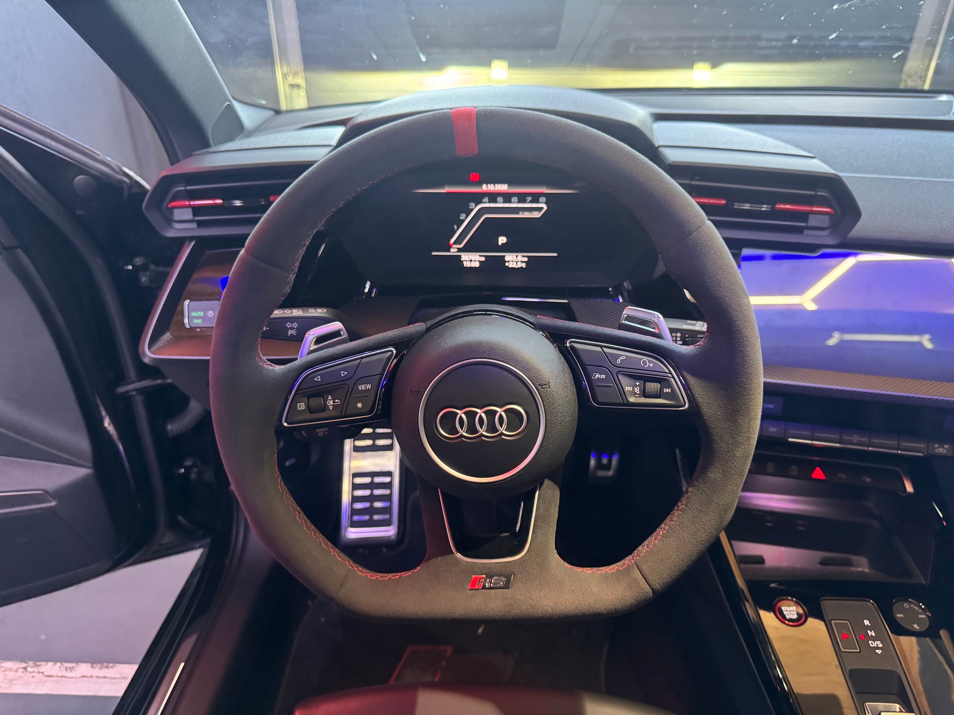 AUDI RS3 Sportback 2.5 TSI quattro S-tronic-image-12