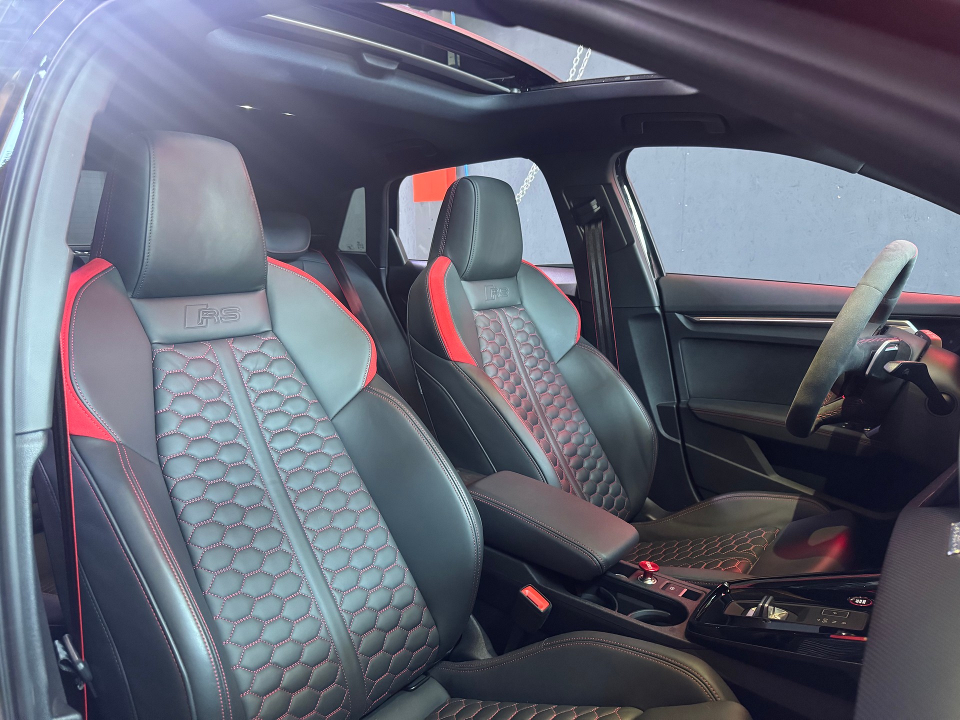 AUDI RS3 Sportback 2.5 TSI quattro S-tronic-image-9