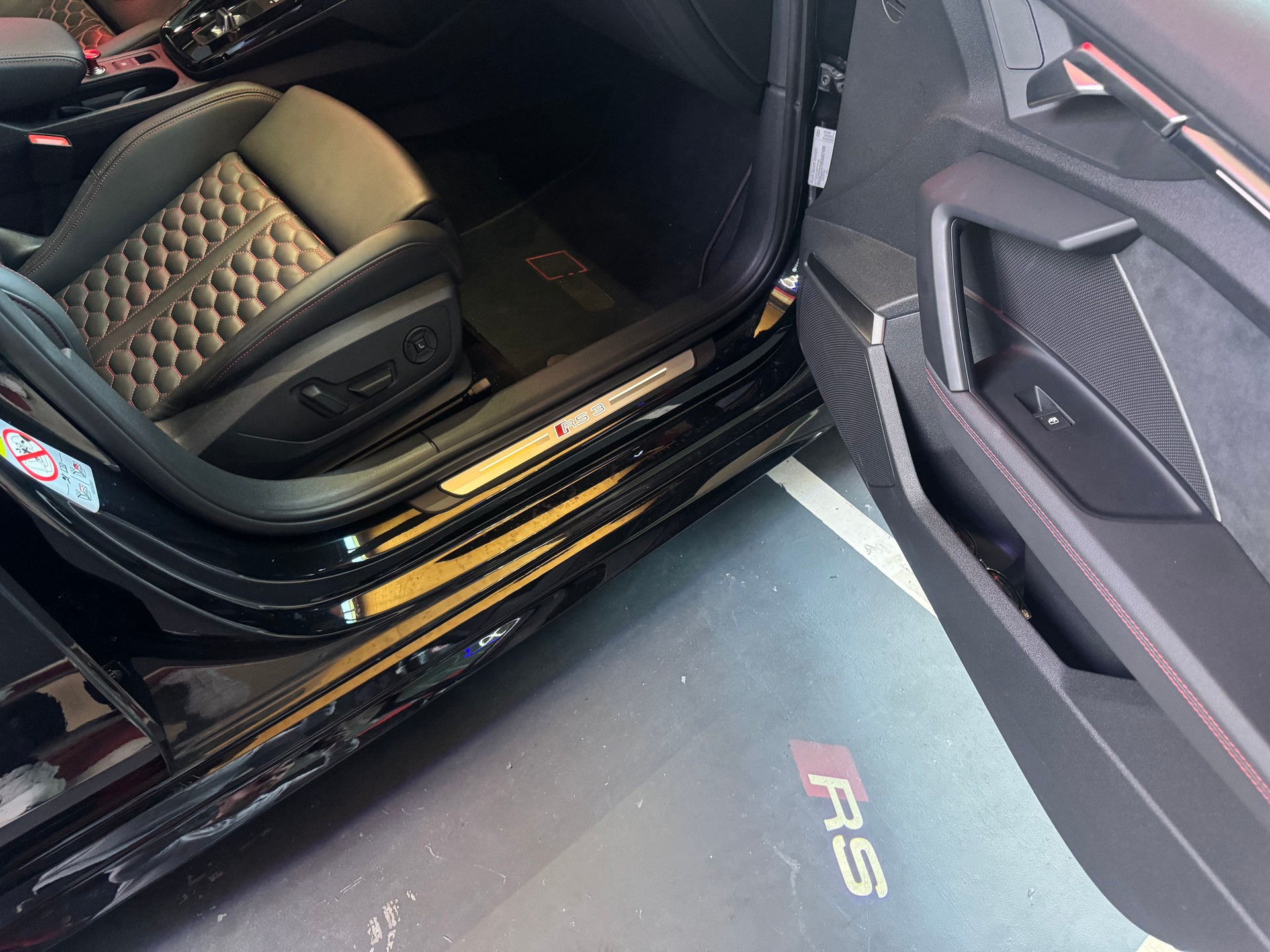 AUDI RS3 Sportback 2.5 TSI quattro S-tronic-image-14