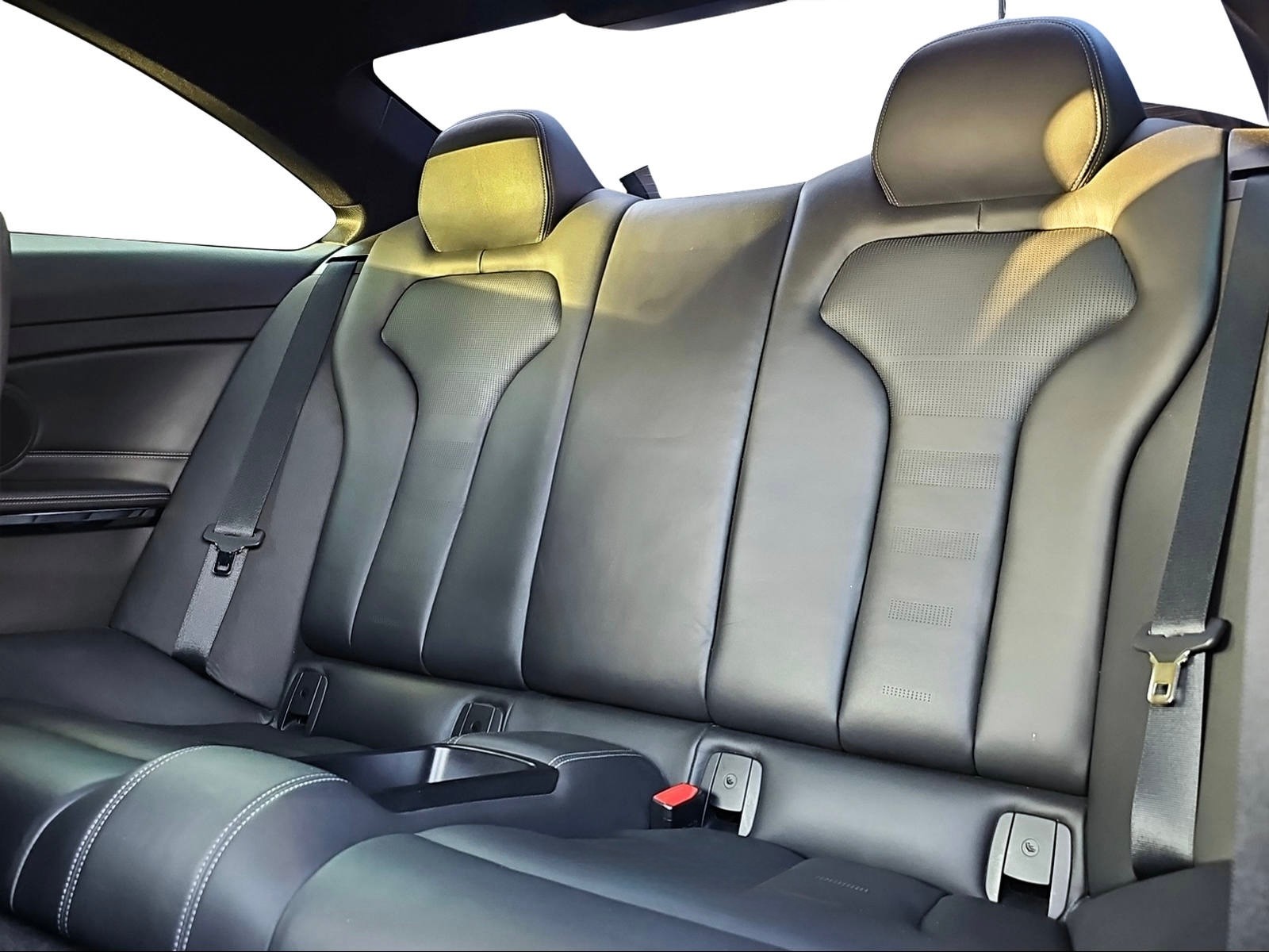 BMW M4 Coupé DKG-image-10