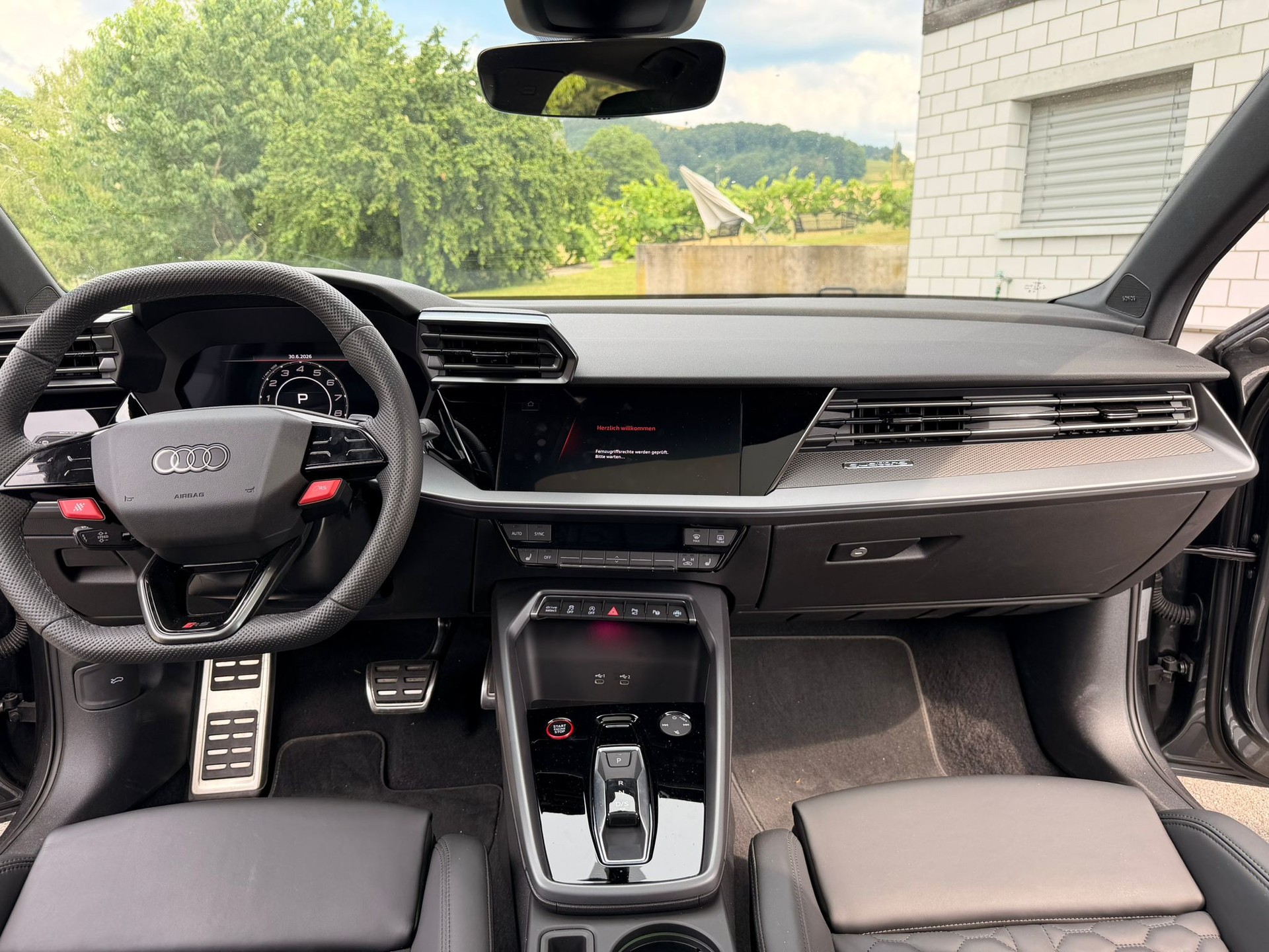 AUDI RS3 Sportback 2.5 TSI quattro S-tronic-image-10