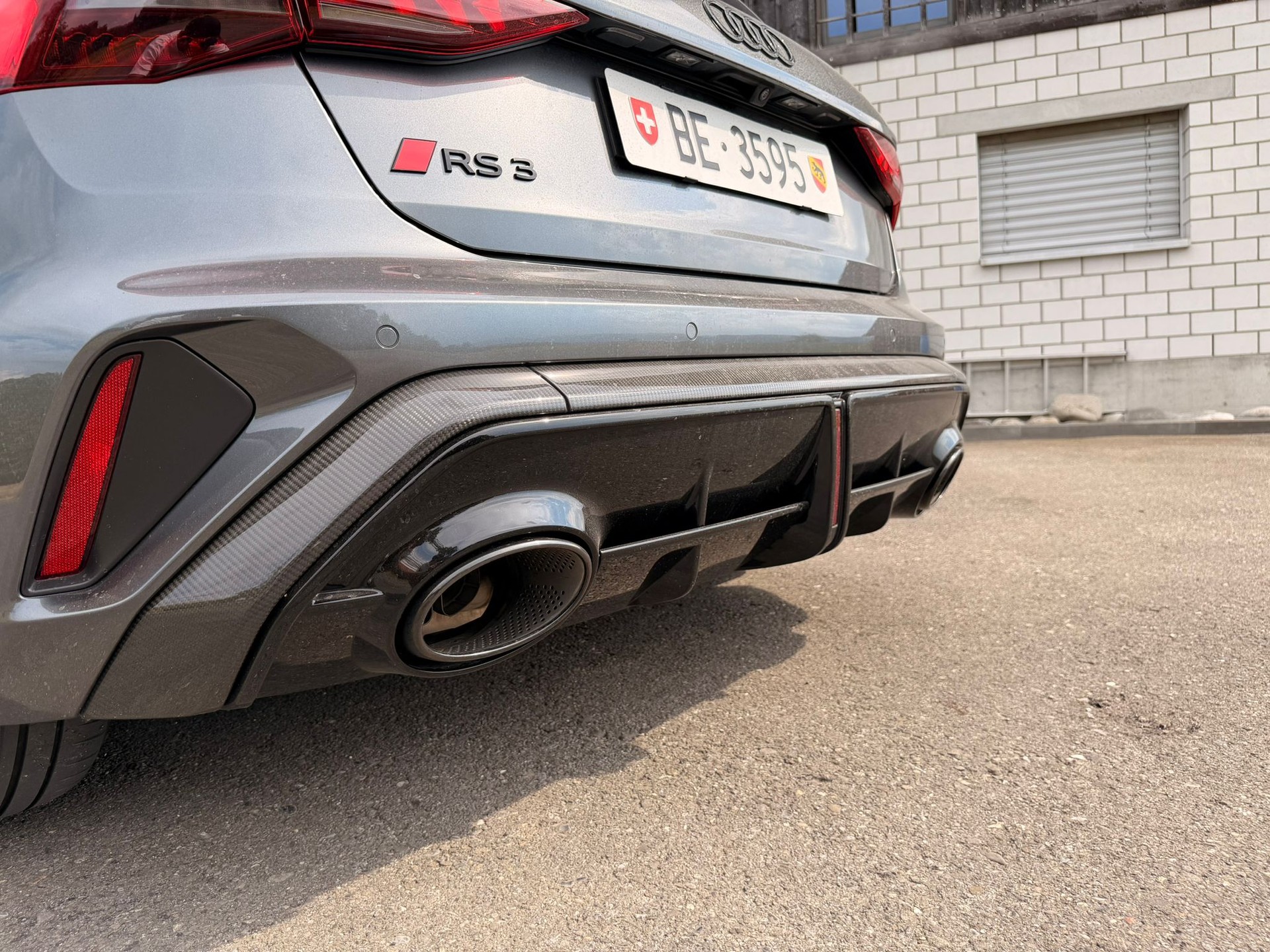 AUDI RS3 Sportback 2.5 TSI quattro S-tronic-image-5