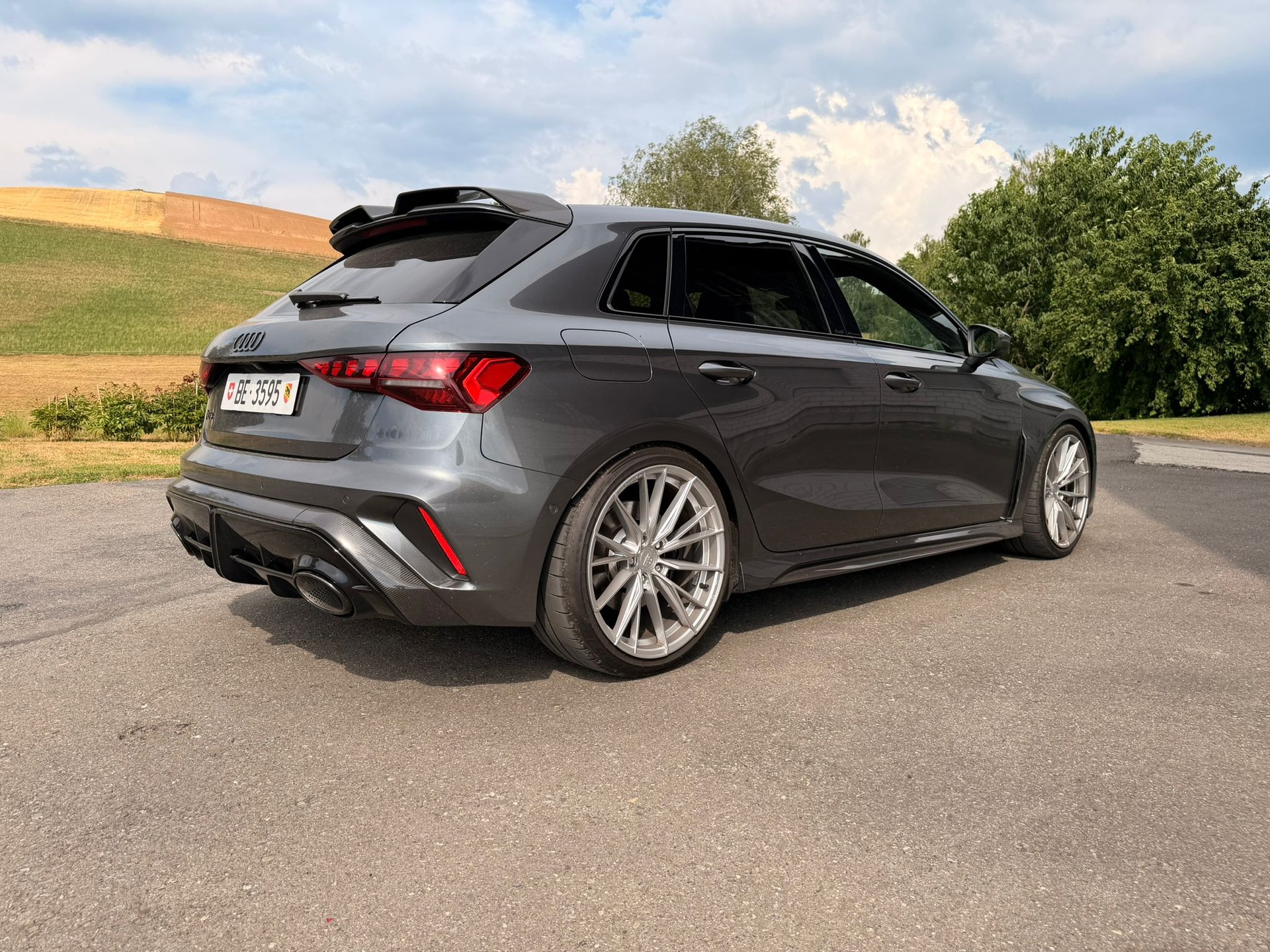 AUDI RS3 Sportback 2.5 TSI quattro S-tronic-image-6