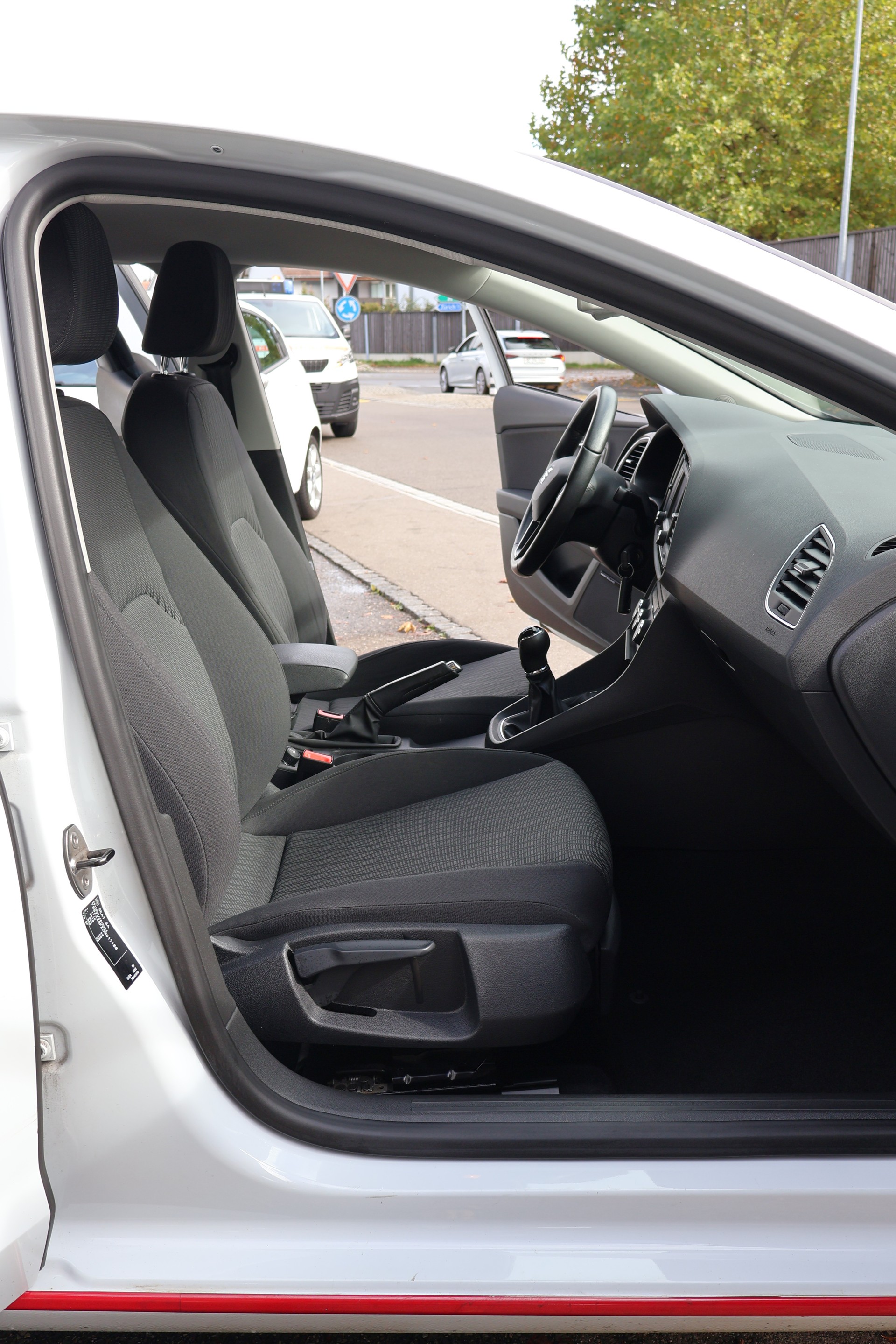 SEAT Leon 1.2 TSI Style-image-8