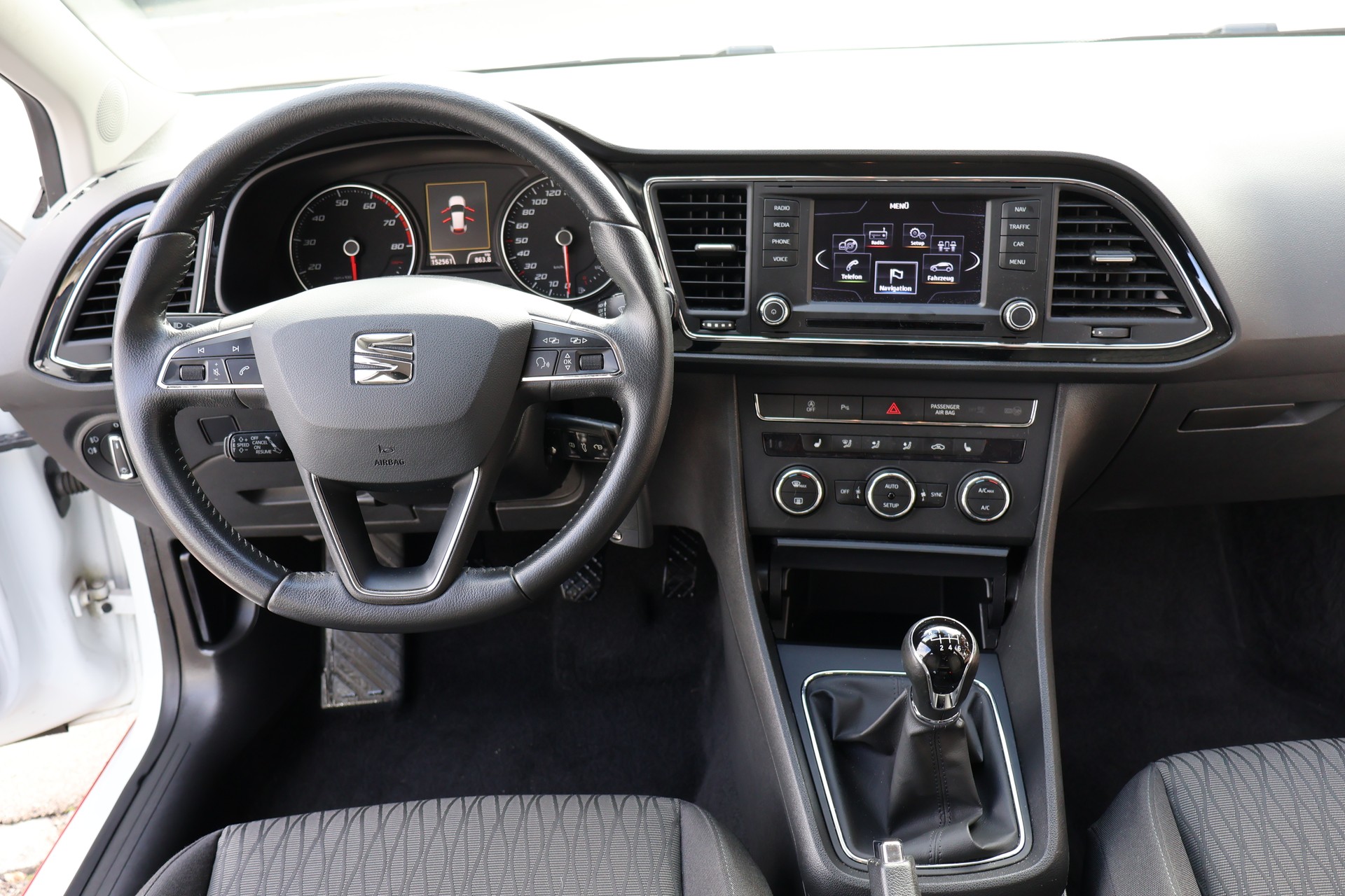 SEAT Leon 1.2 TSI Style-image-11