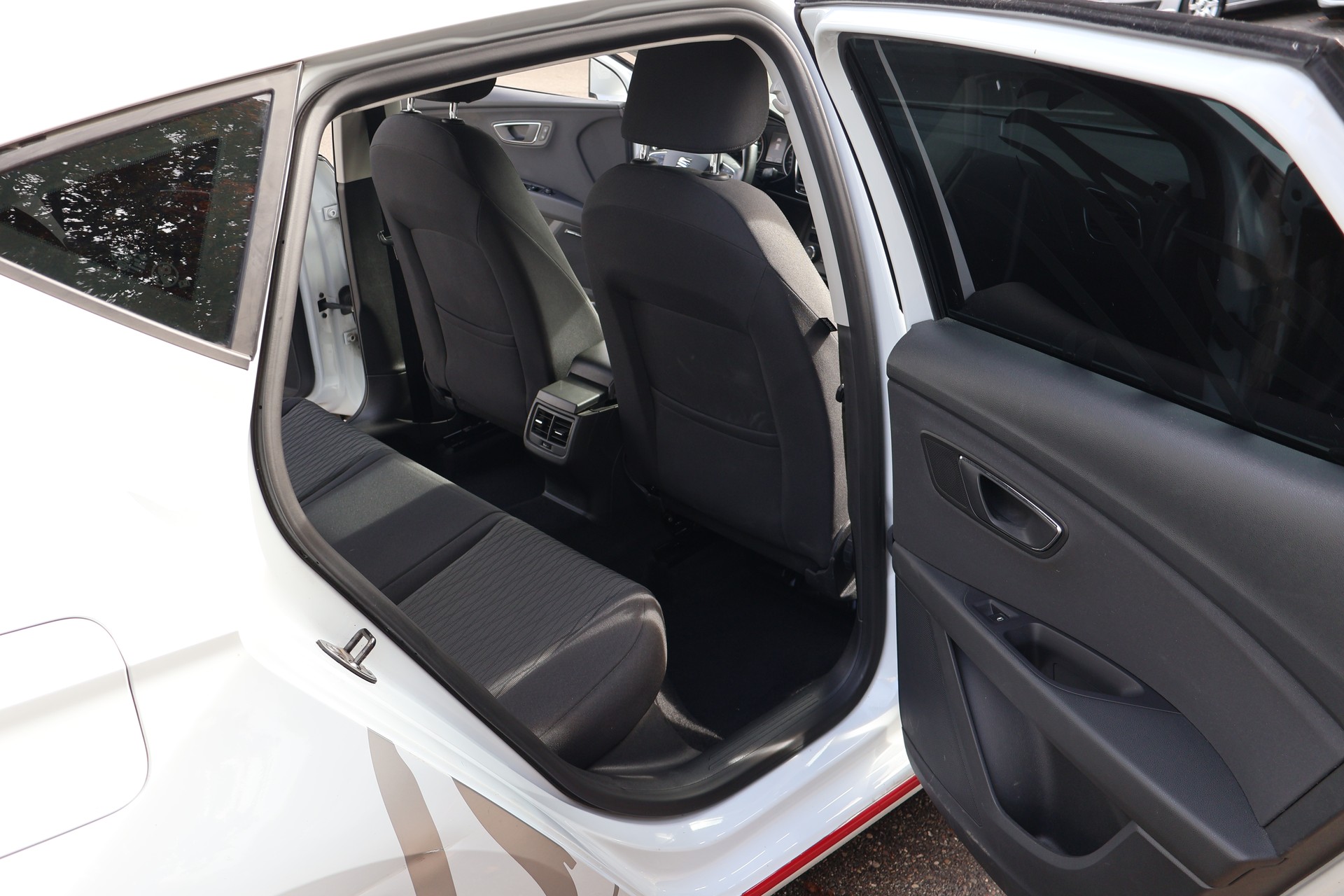 SEAT Leon 1.2 TSI Style-image-12
