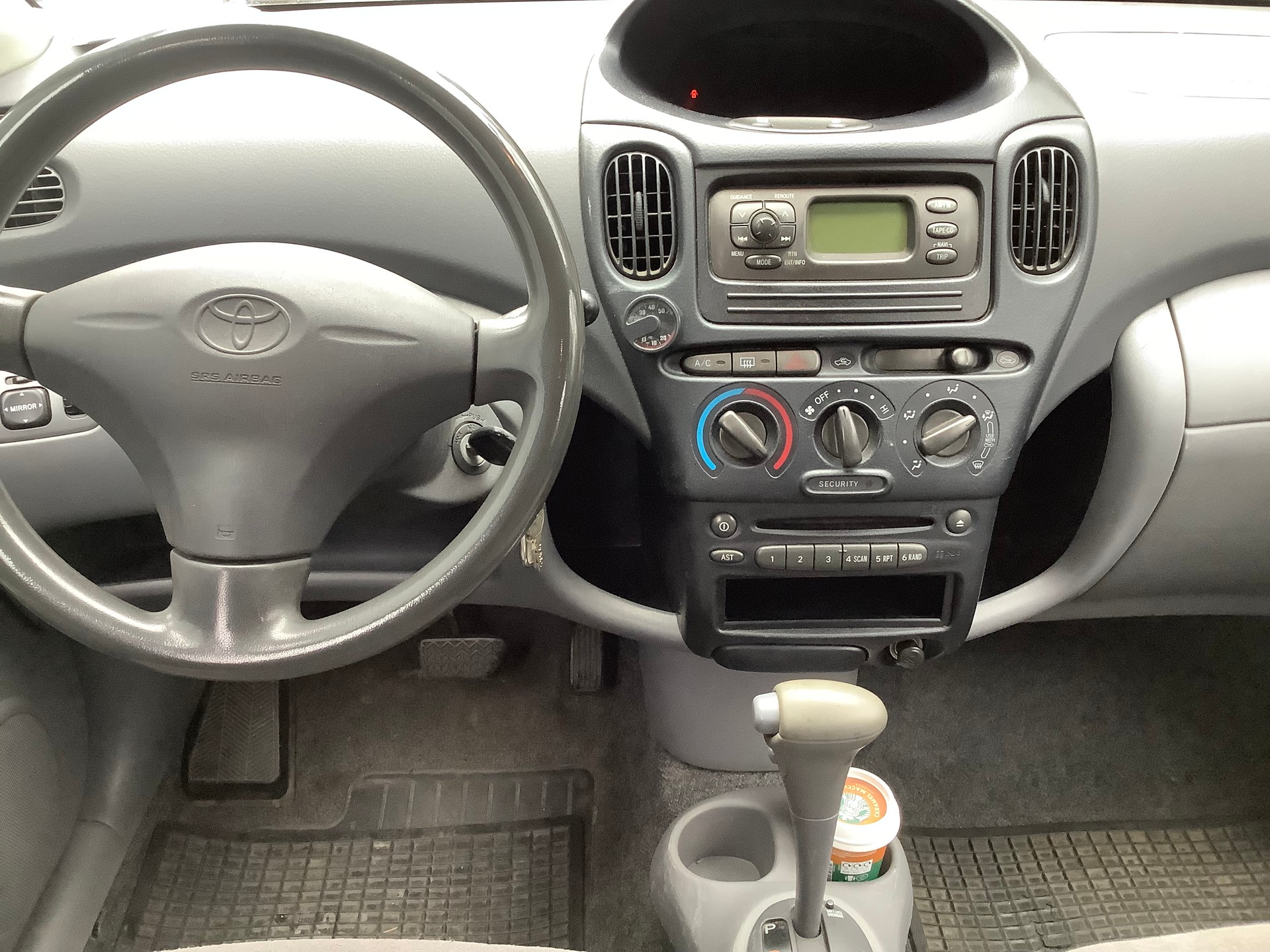 TOYOTA Yaris Verso 1.3 Linea Sol-image-1