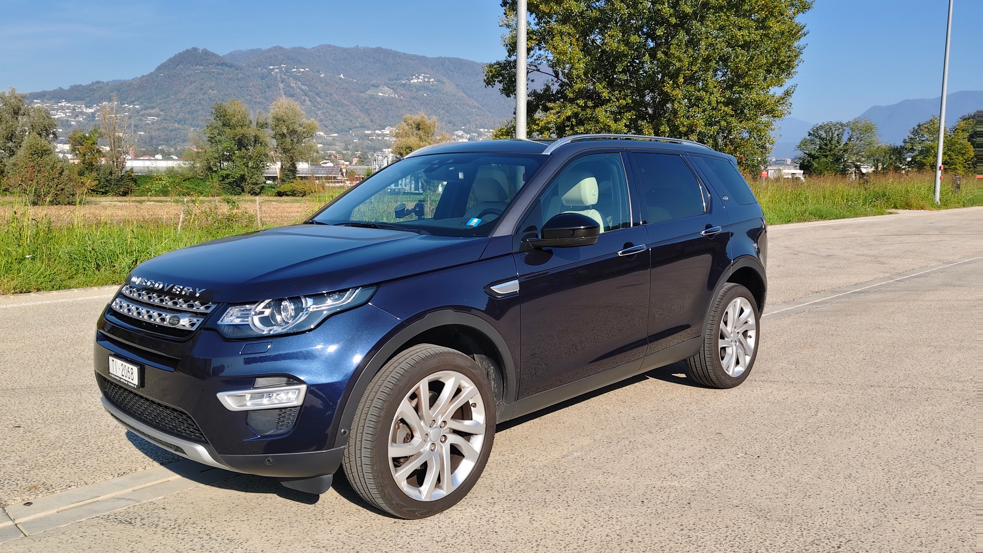 LAND ROVER 2.0 Si4 HSE Luxury-image-0