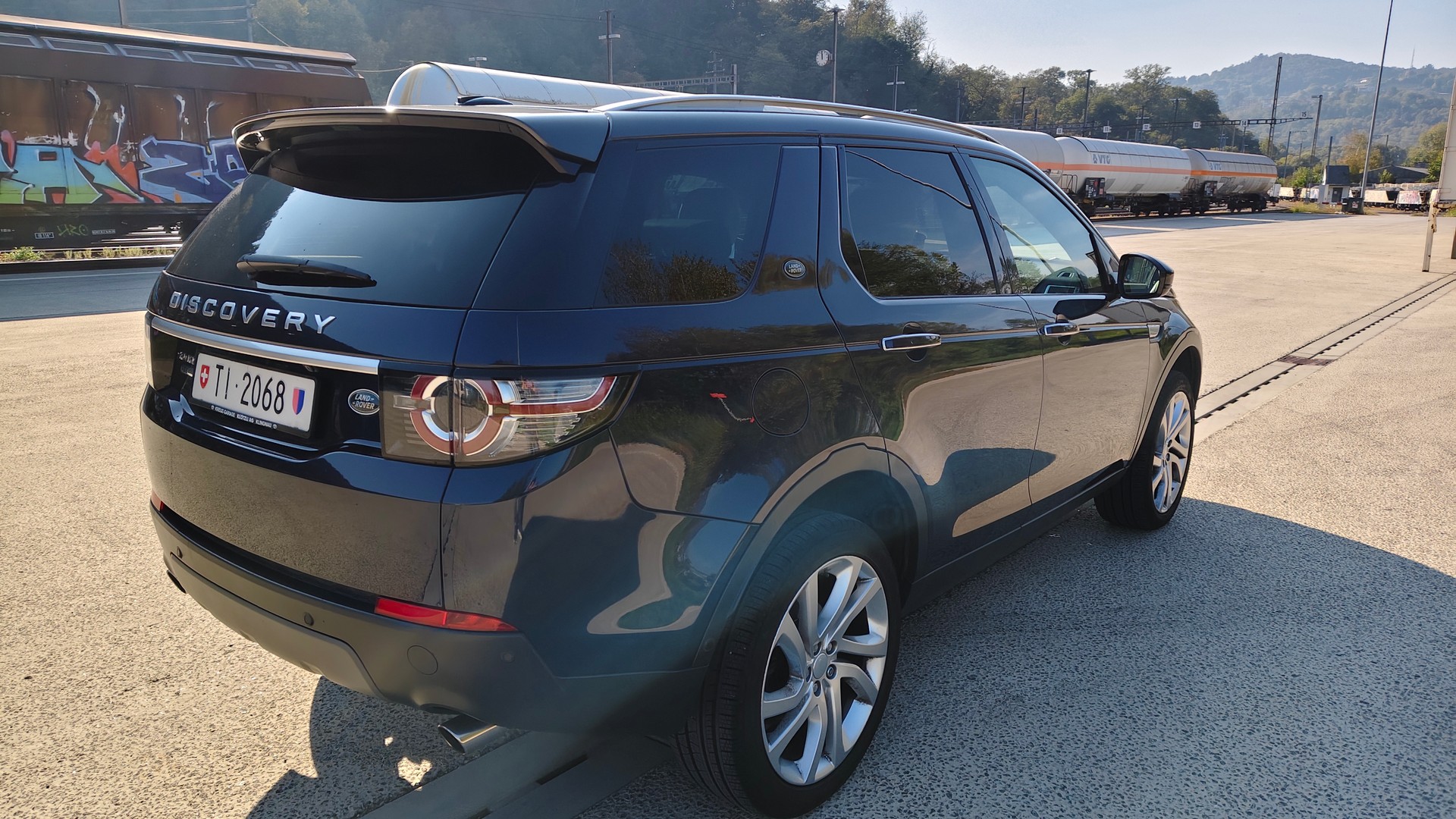 LAND ROVER 2.0 Si4 HSE Luxury-image-2