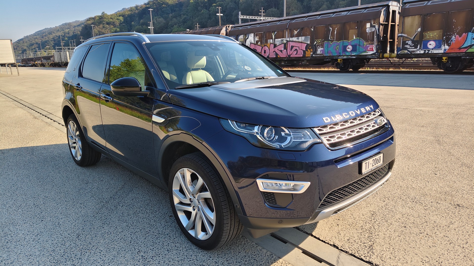 LAND ROVER 2.0 Si4 HSE Luxury-image-3