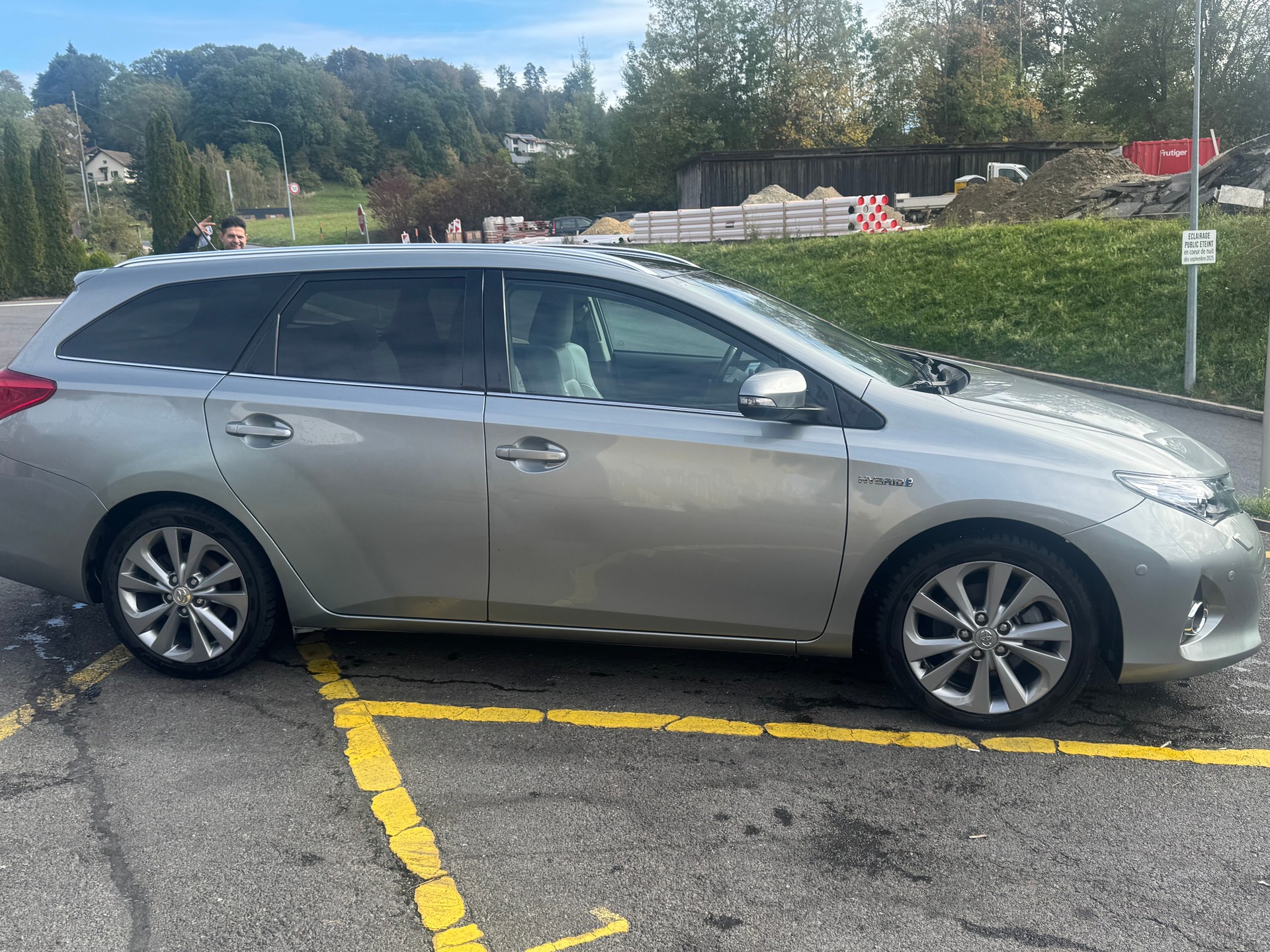 TOYOTA Auris Touring Sports 1.8 16V HSD Linea Luna-image-6