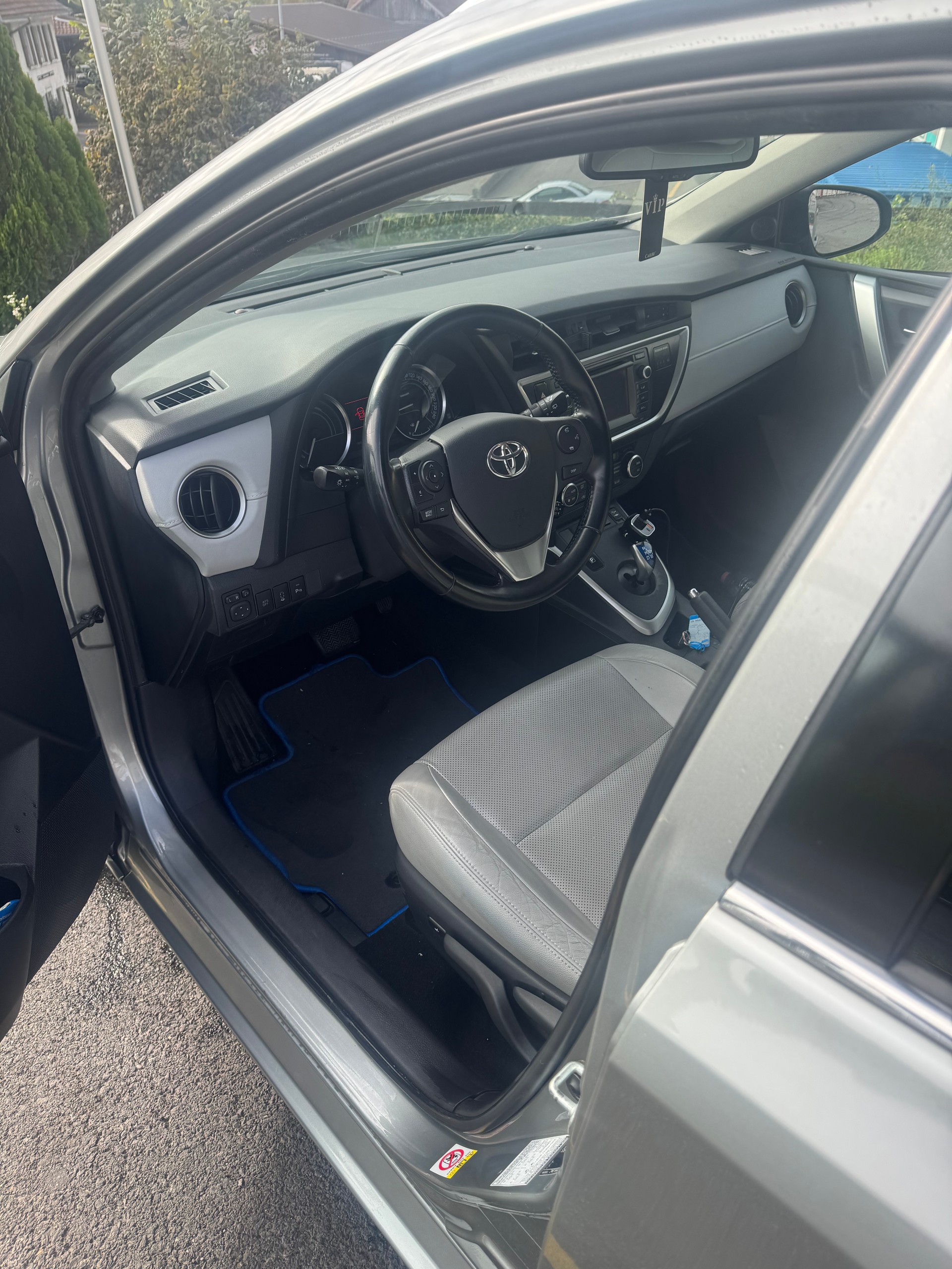 TOYOTA Auris Touring Sports 1.8 16V HSD Linea Luna-image-9