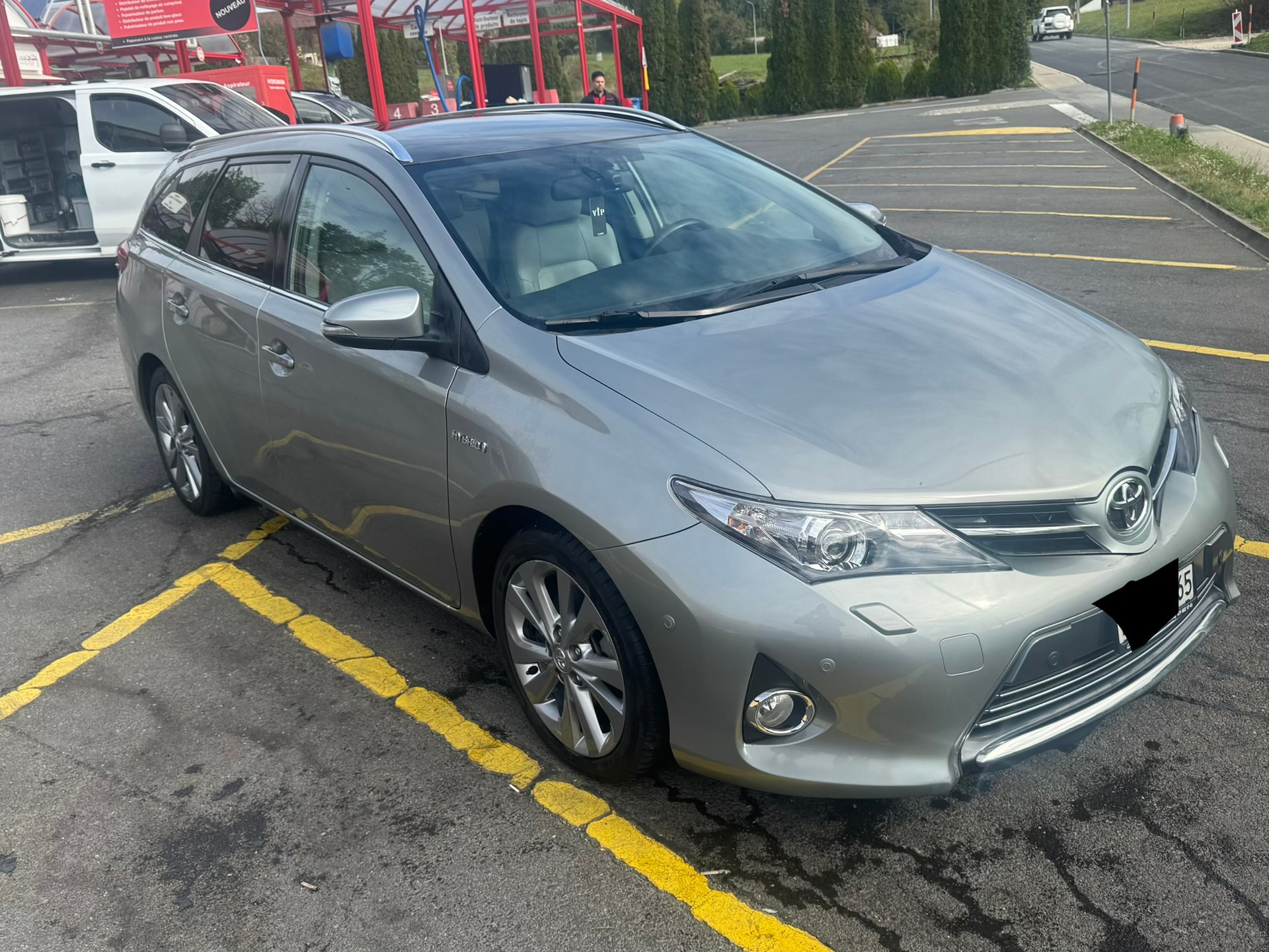 TOYOTA Auris Touring Sports 1.8 16V HSD Linea Luna-image-2