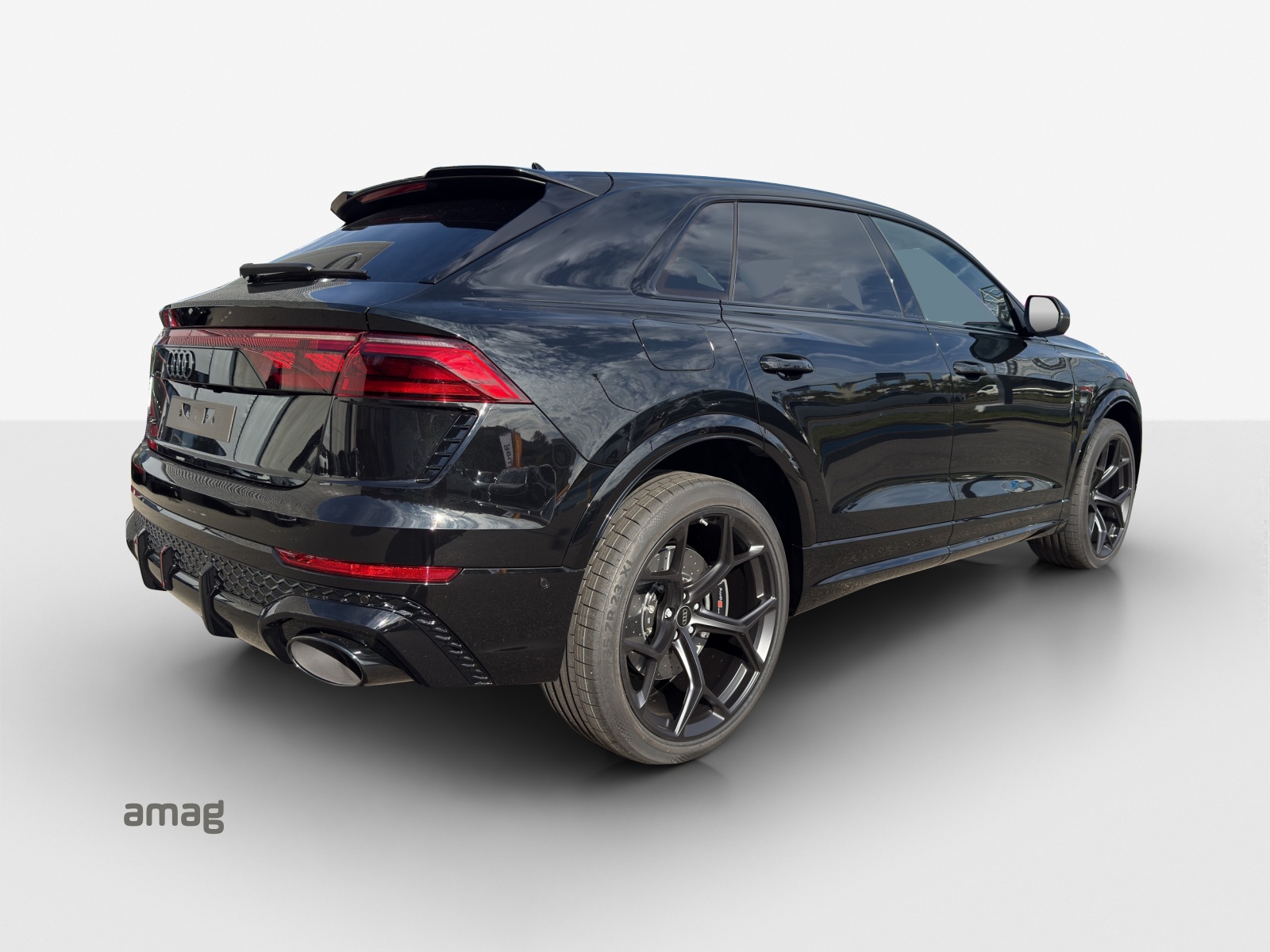 AUDI RSQ8 performance quattro-image-4